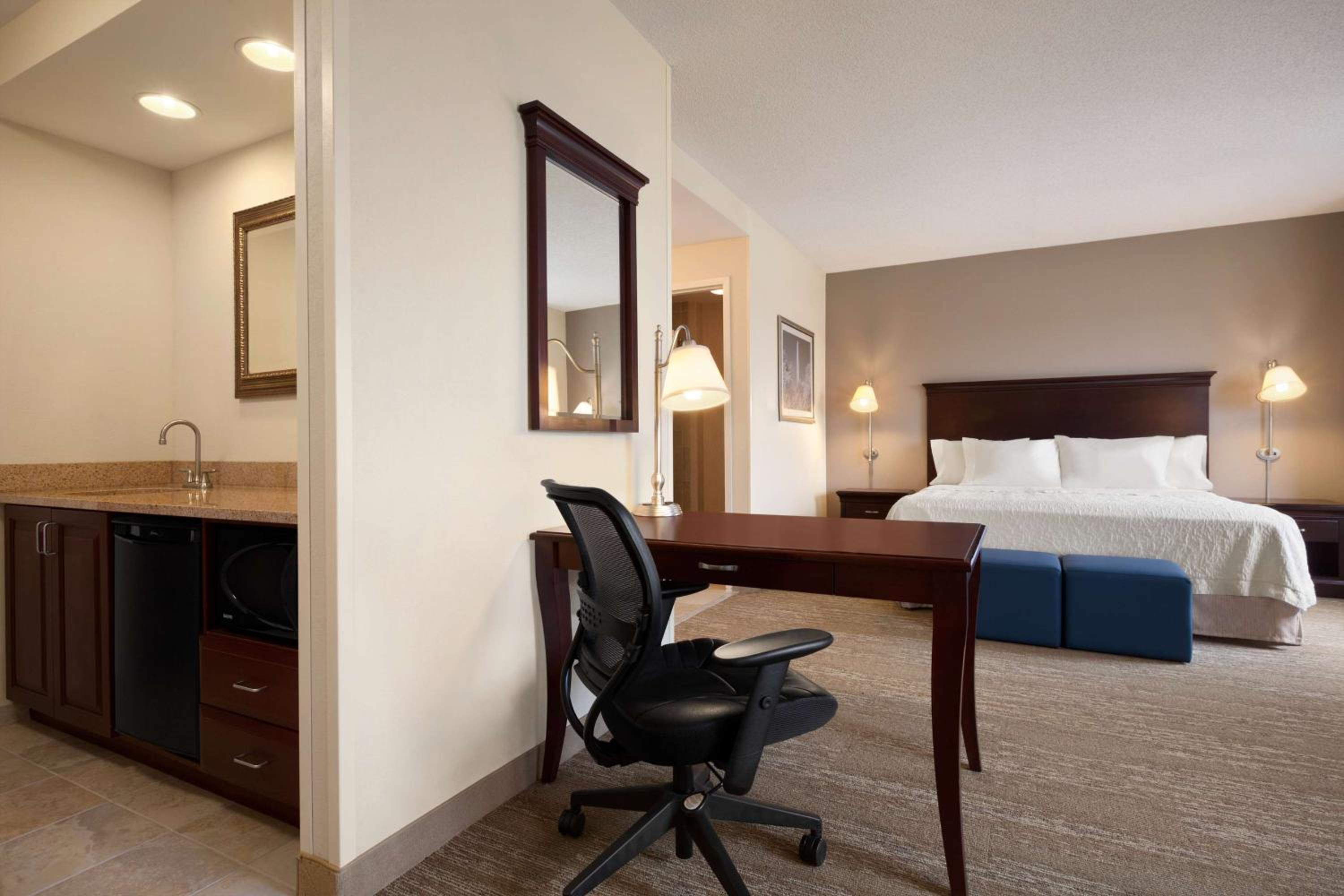 King Studio Suite - Non-Smoking - Photo 1