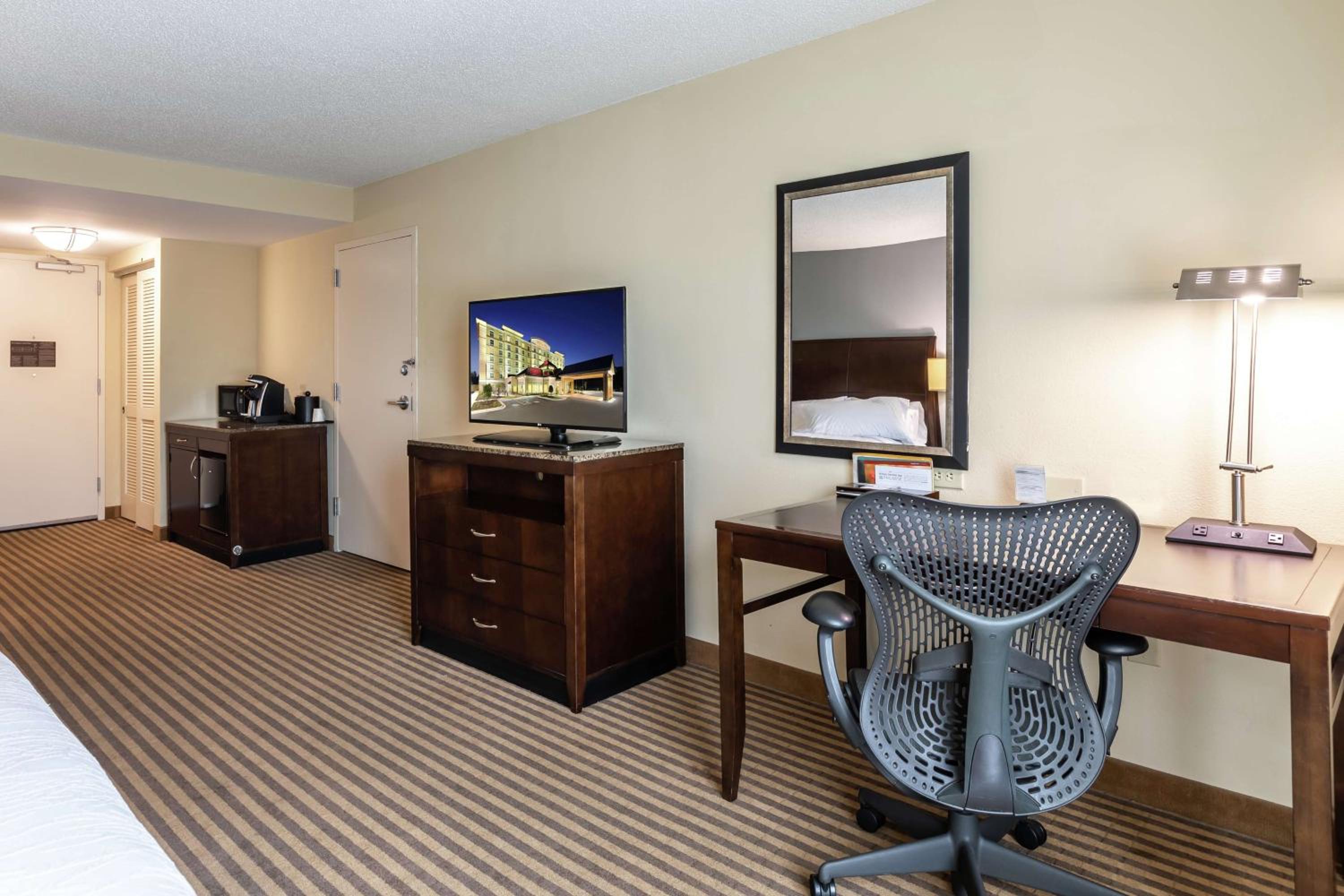 Queen Room with Two Queen Beds - Hearing Access - Photo 6