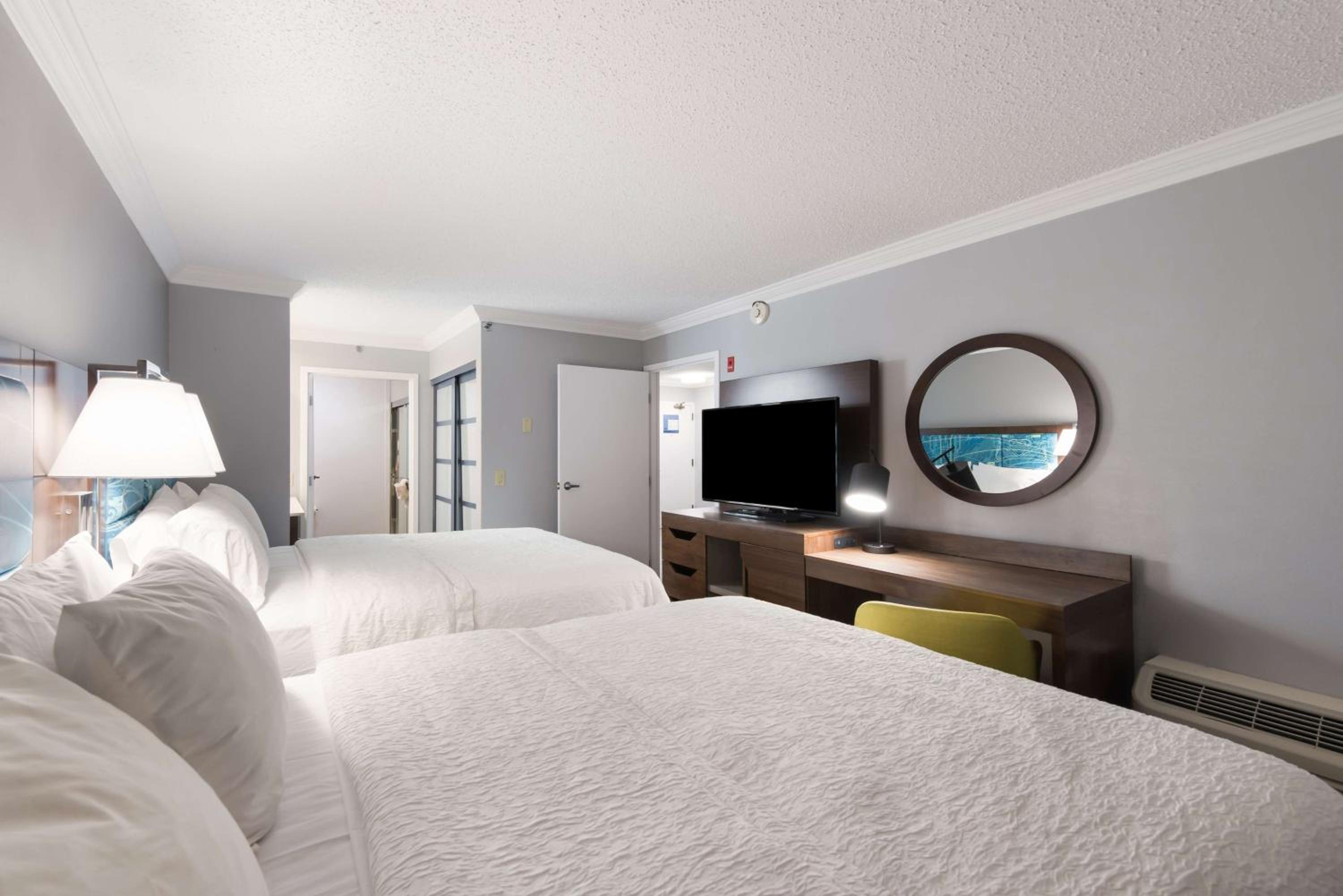 One-Bedroom Suite with Two Double Beds - Non-Smoking - Photo 1