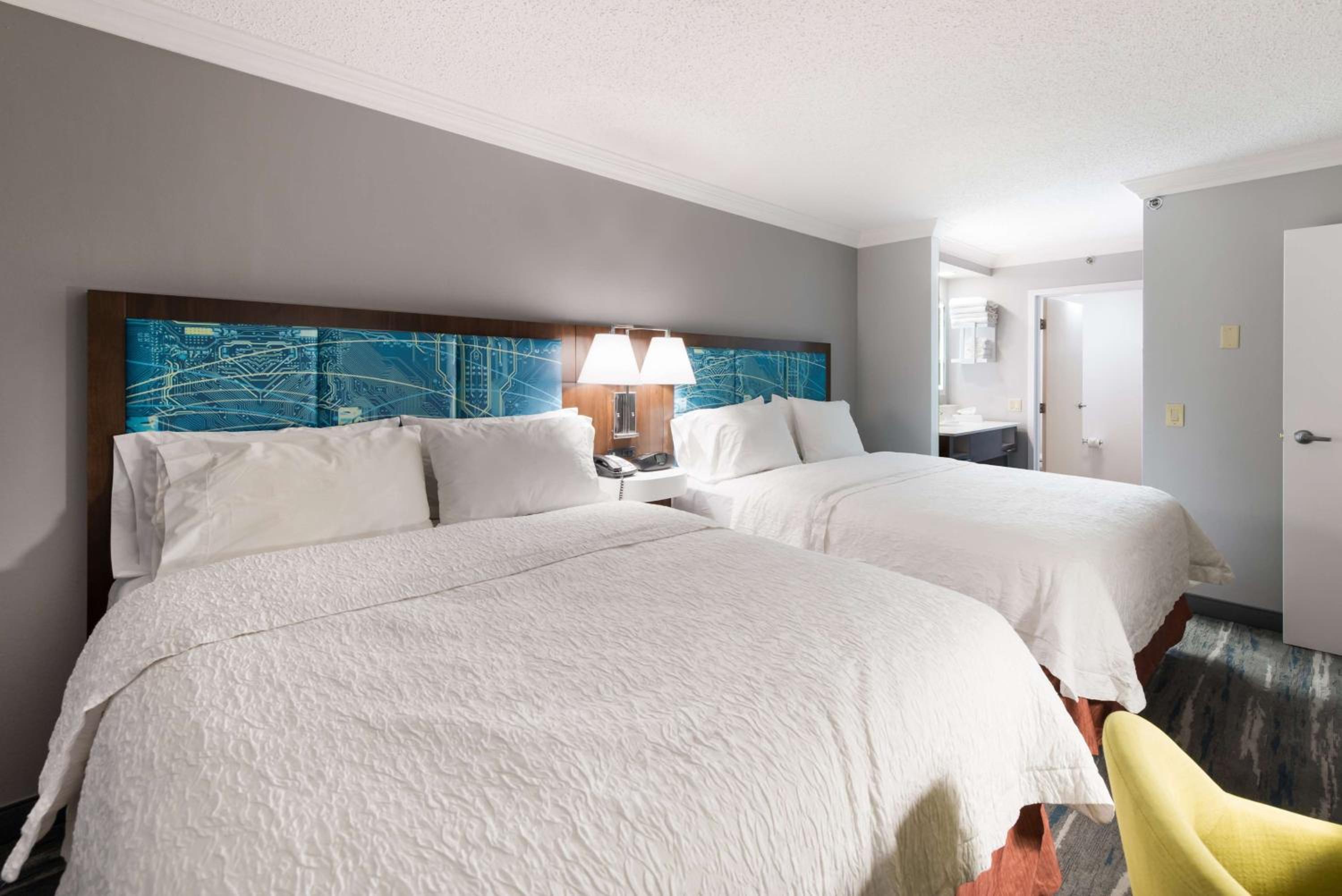 One-Bedroom Suite with Two Double Beds - Non-Smoking - Photo 5