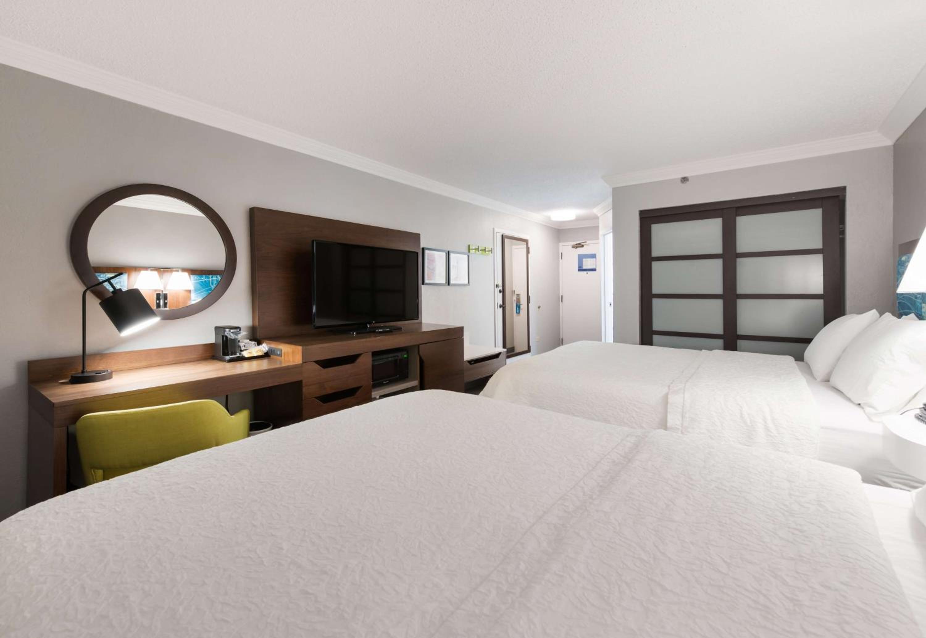 Double Room with Two Double Beds - Non-Smoking - Photo 5