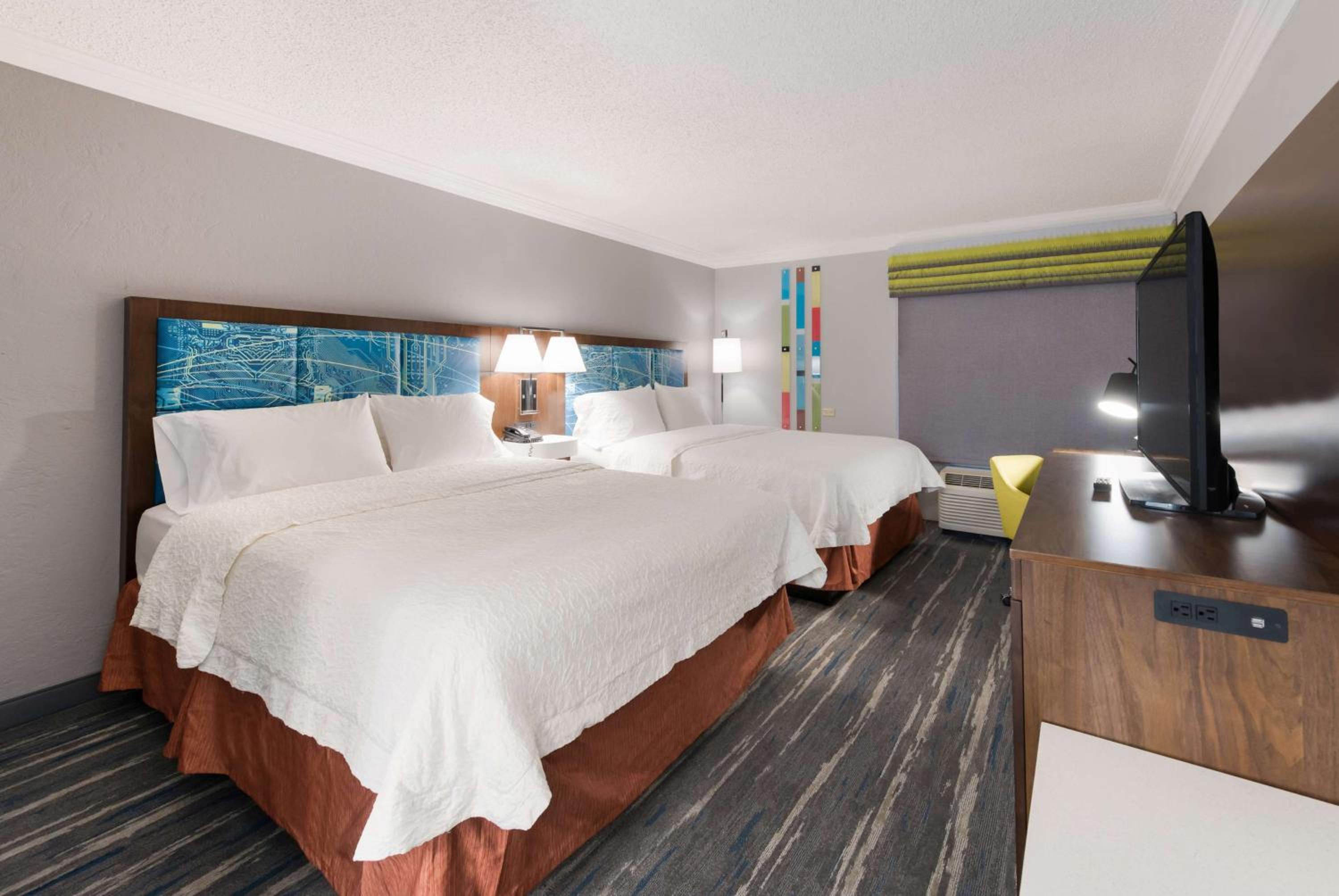 Double Room with Two Double Beds - Non-Smoking - Photo 4