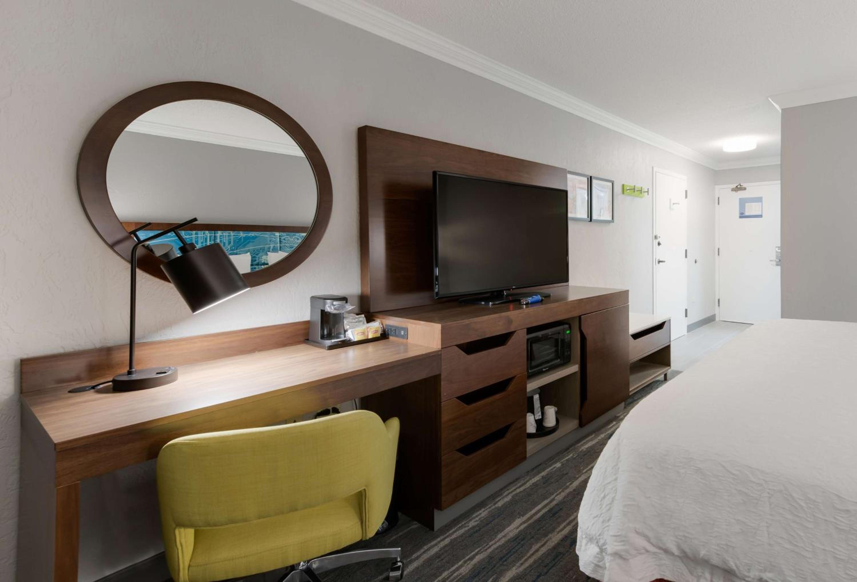 King Room - Mobility Access/Non-Smoking - Photo 1