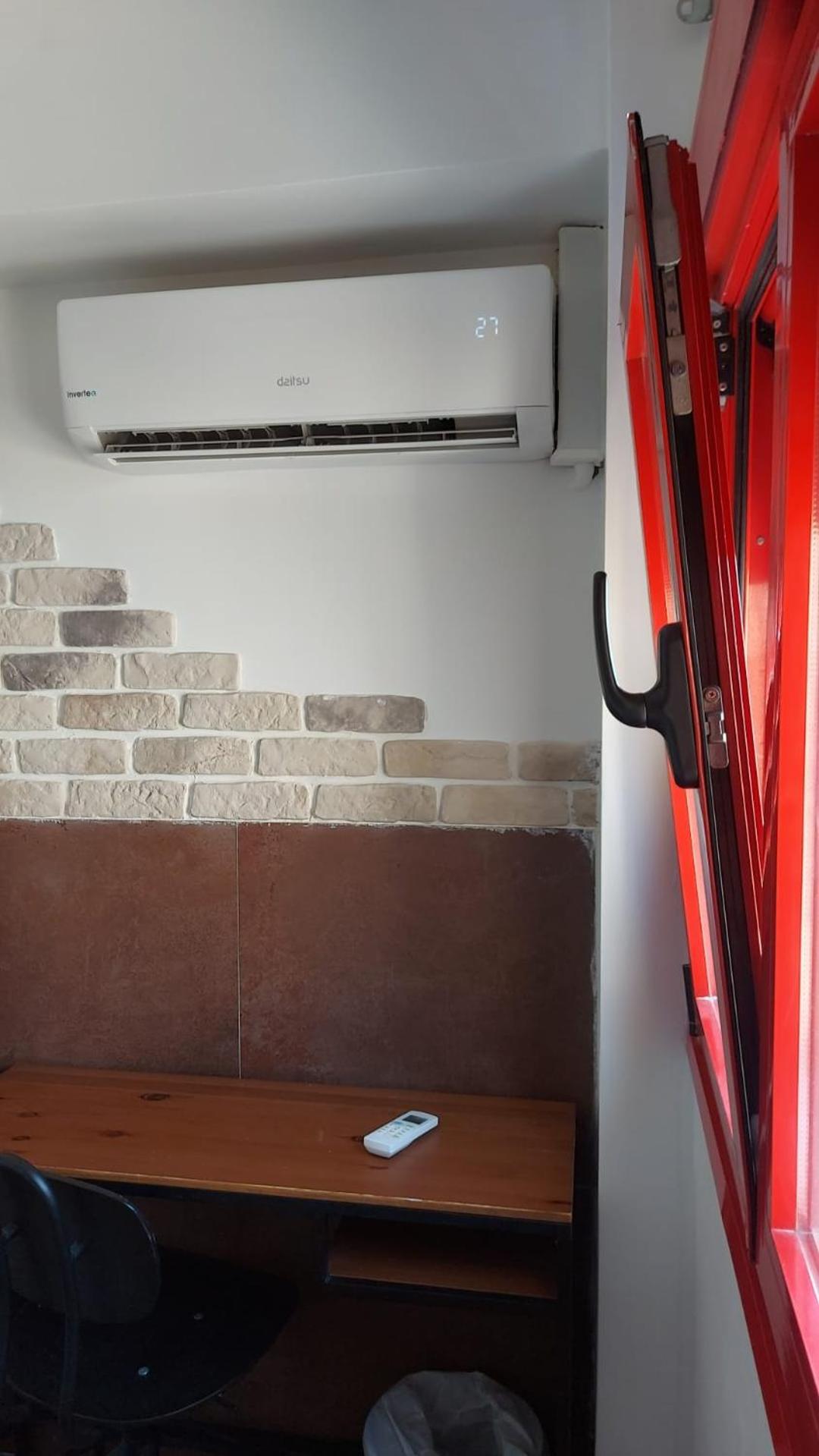 Studio with Balcony - Photo 7