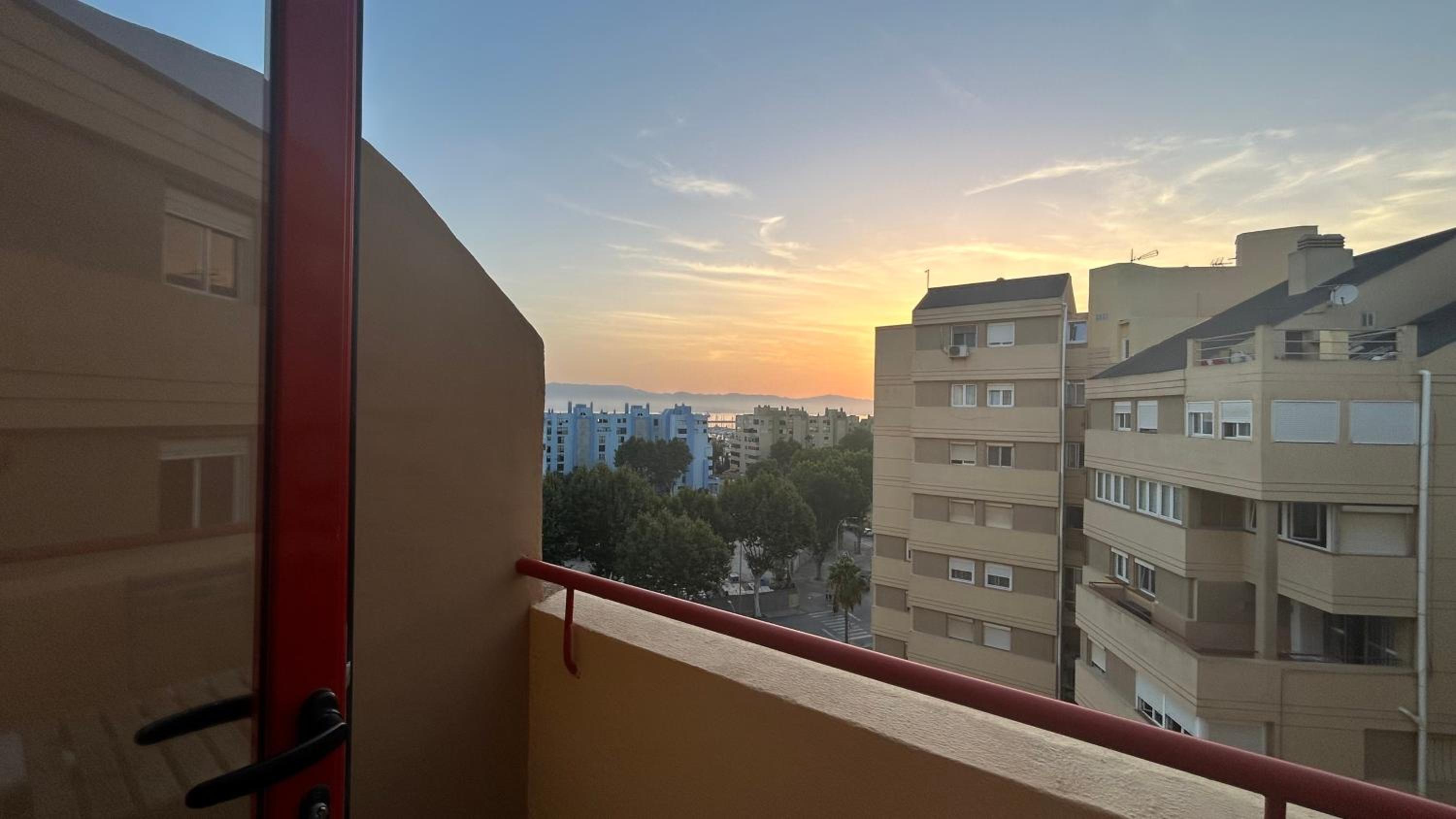 Studio with Balcony - Photo 11