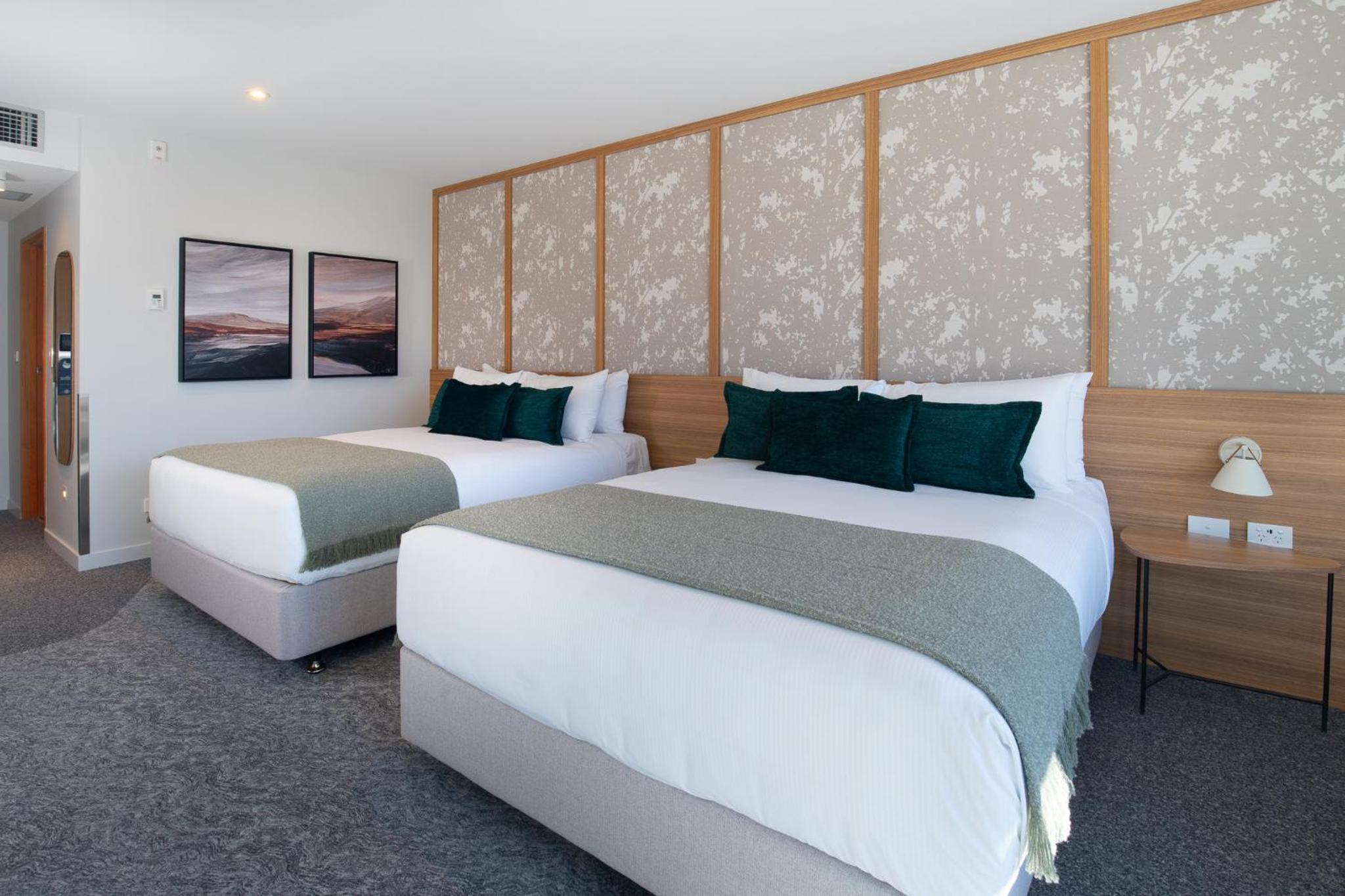 Premium Plus Room with Two Queen Beds photo 3