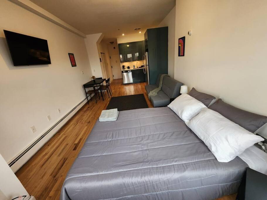 One-Bedroom Apartment photo 2