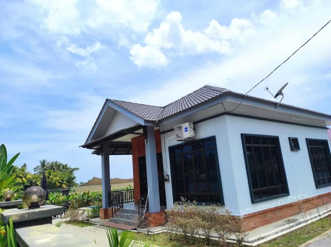 Three-Bedroom Villa photo 2
