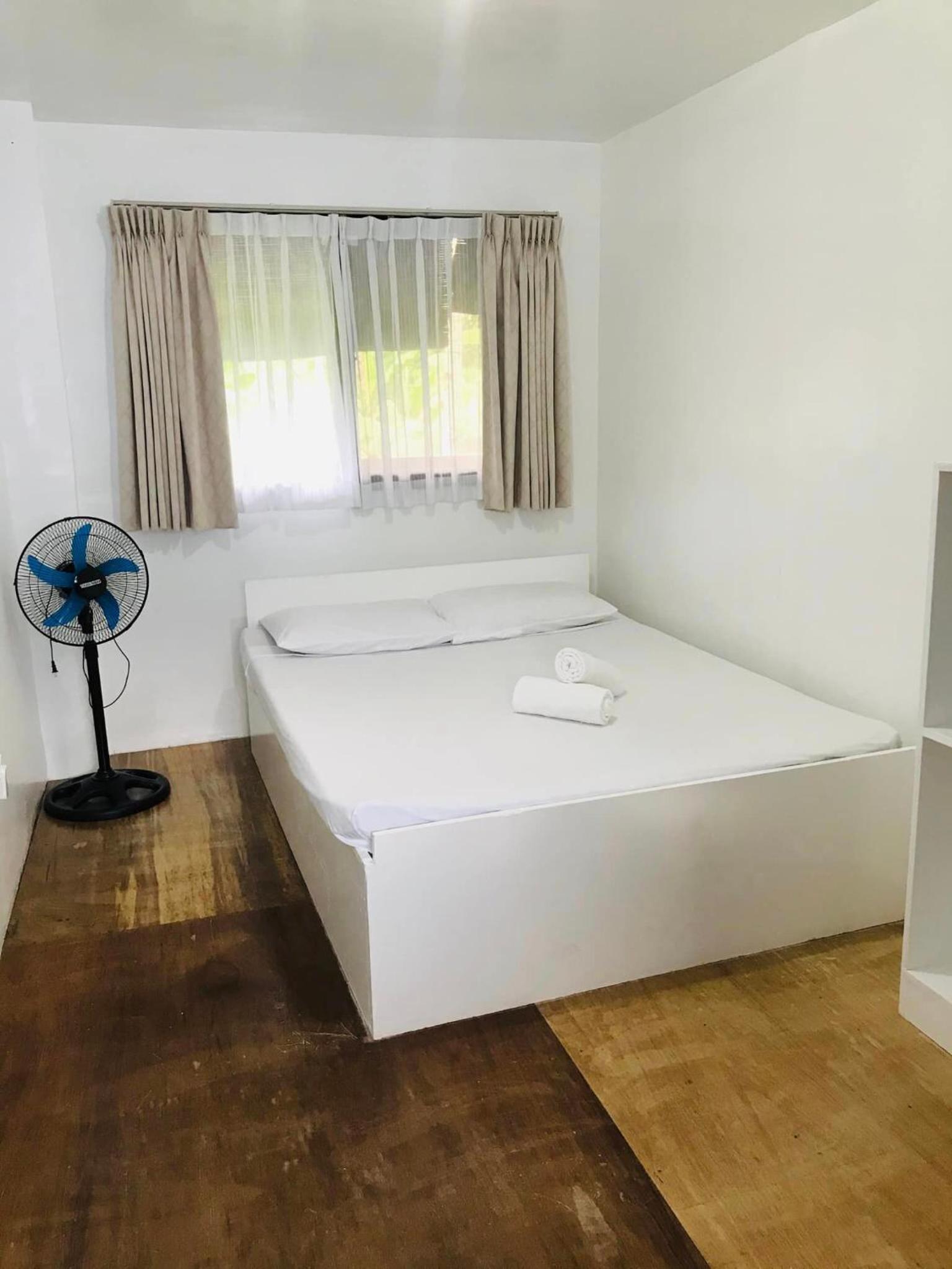 Double Room With Shared Bathroom photo 3