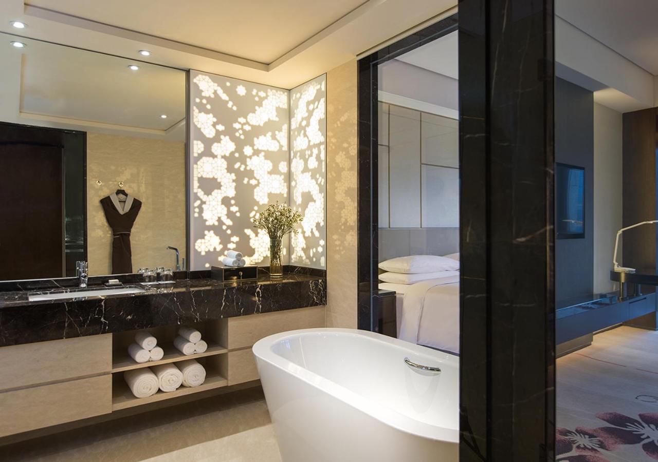 Club Room, Club lounge access, Guest room, 2 Single photo 3