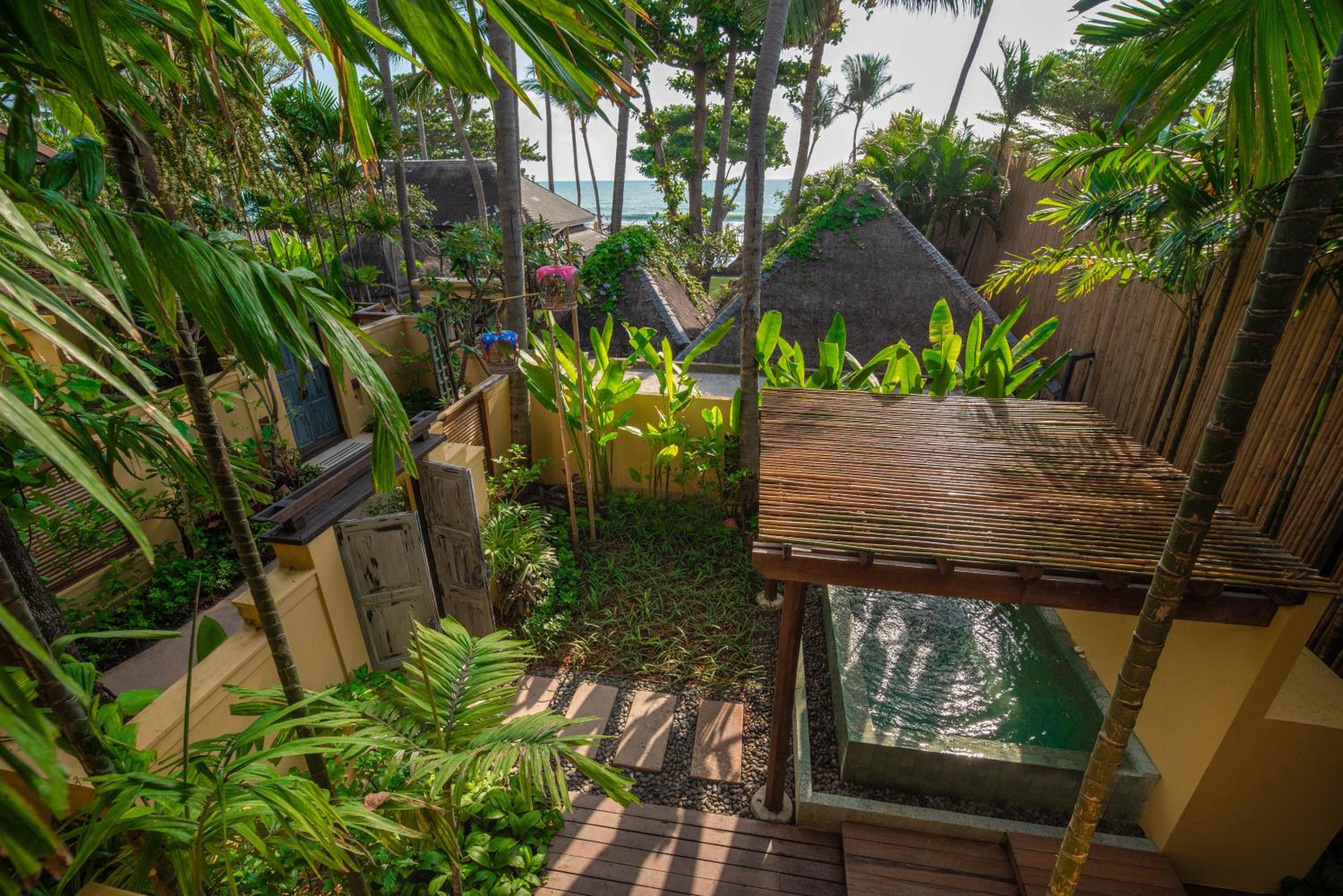 Boutique Garden Pool - Photo 2