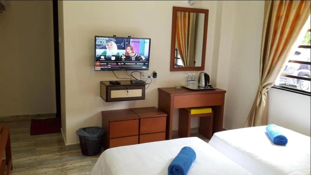 Standard Twin Room - Photo 1