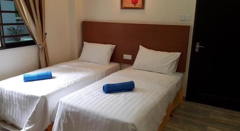 Standard Twin Room - Photo 2