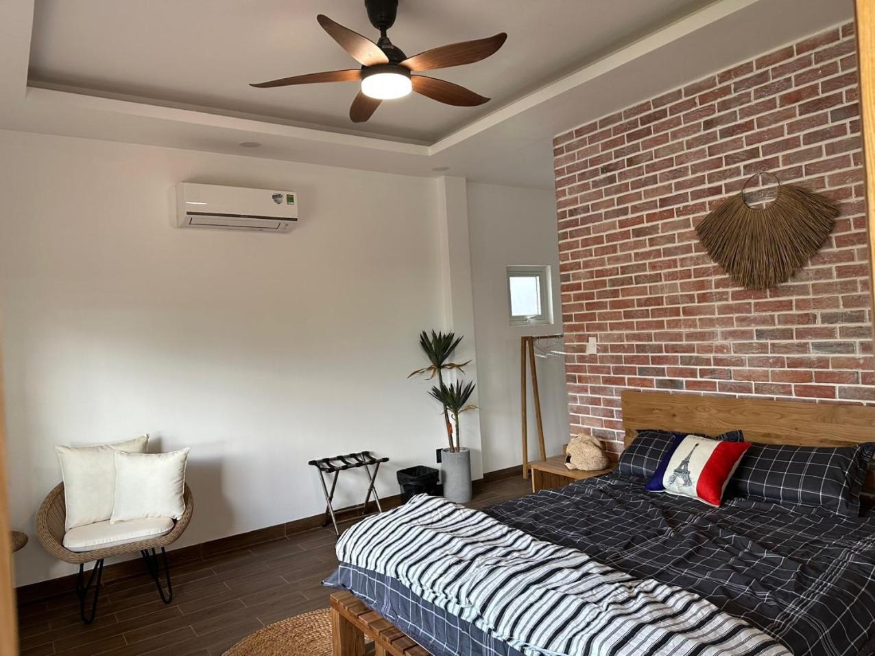 One-Bedroom House photo 1