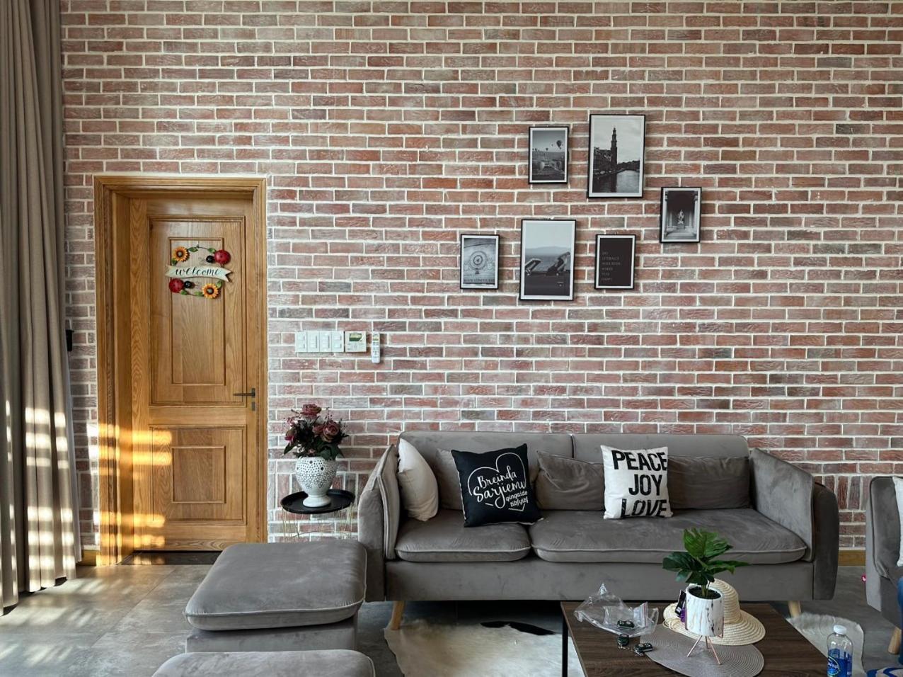 One-Bedroom House photo 2