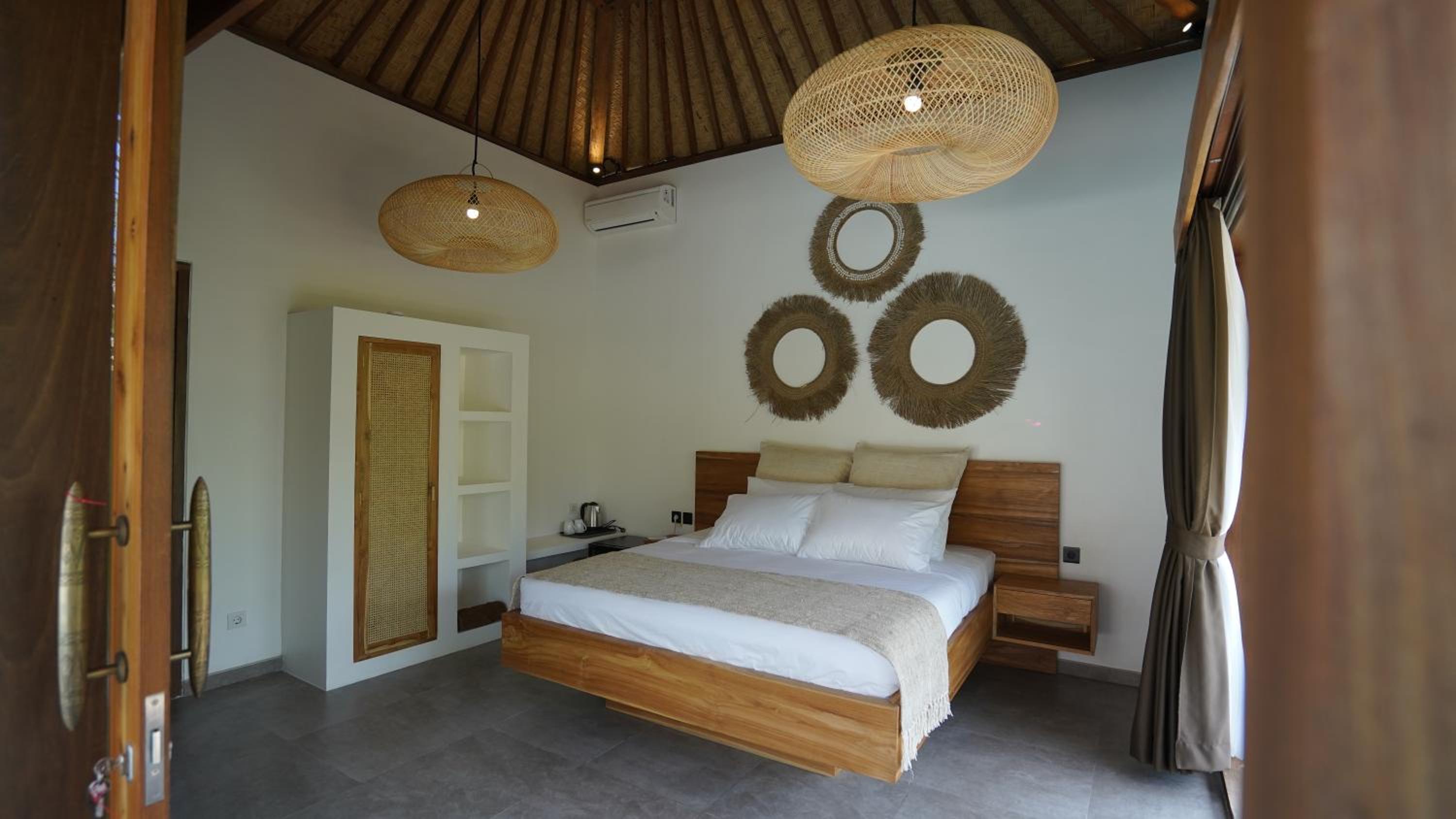 Deluxe Double Room with Balcony photo 3