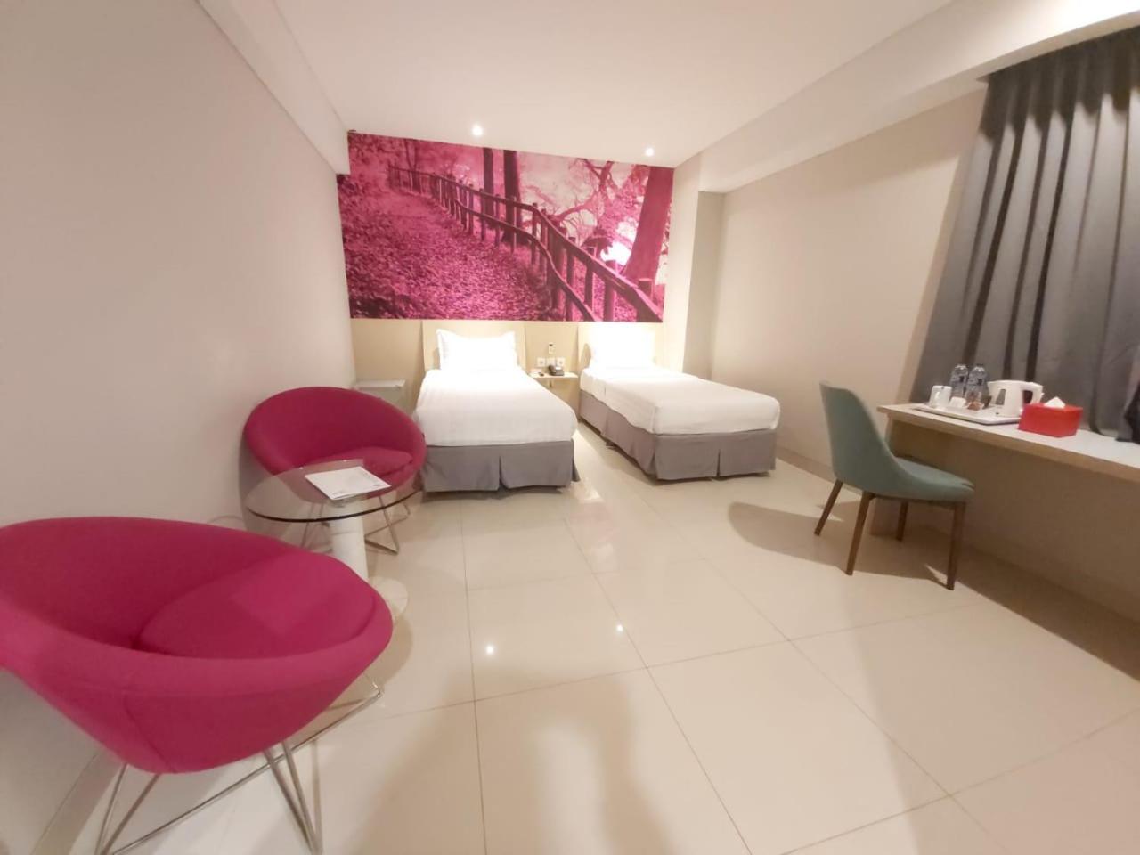 Deluxe Double or Twin Room photo 2