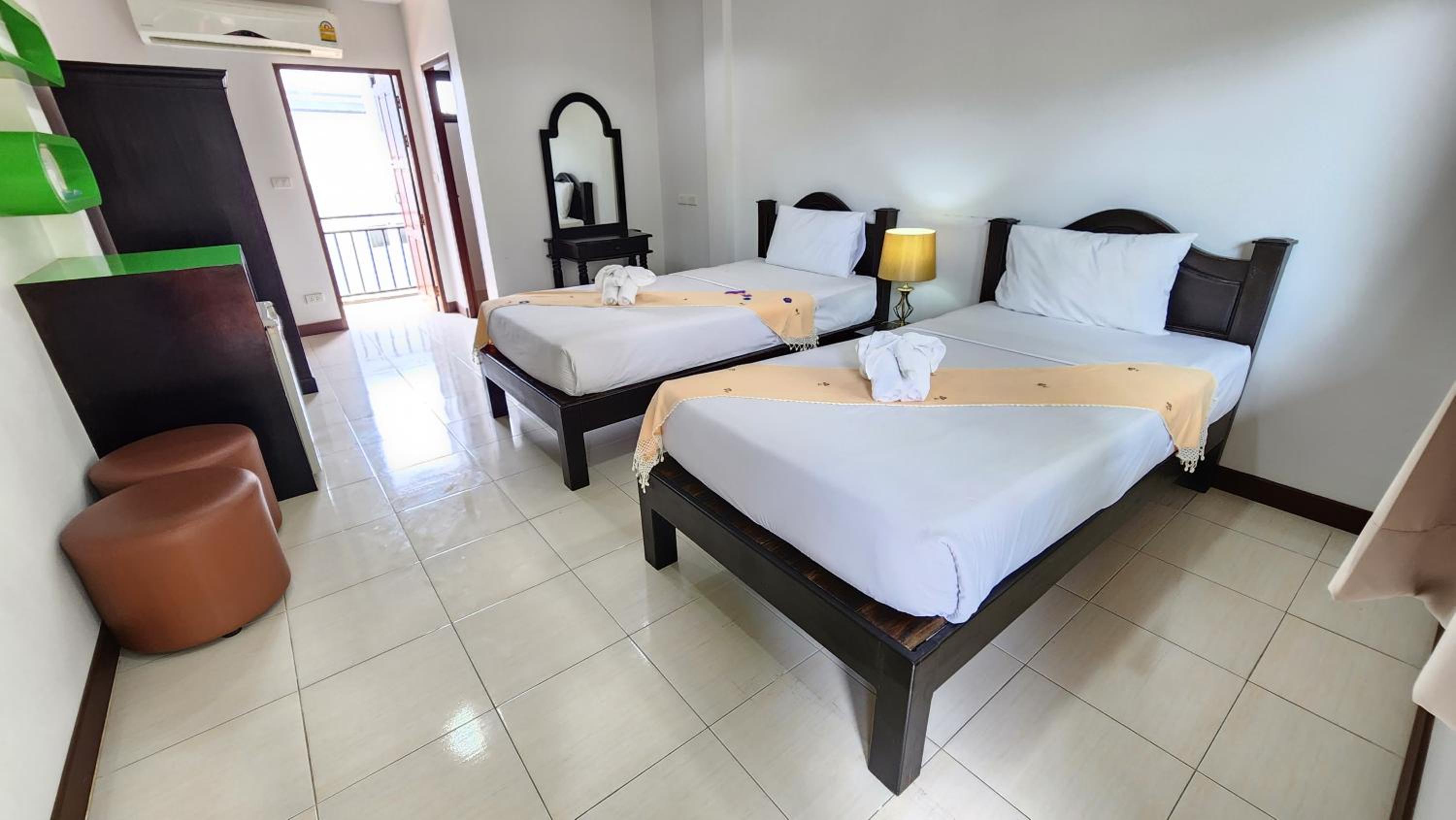 Standard Twin Room with Air Condition photo 3