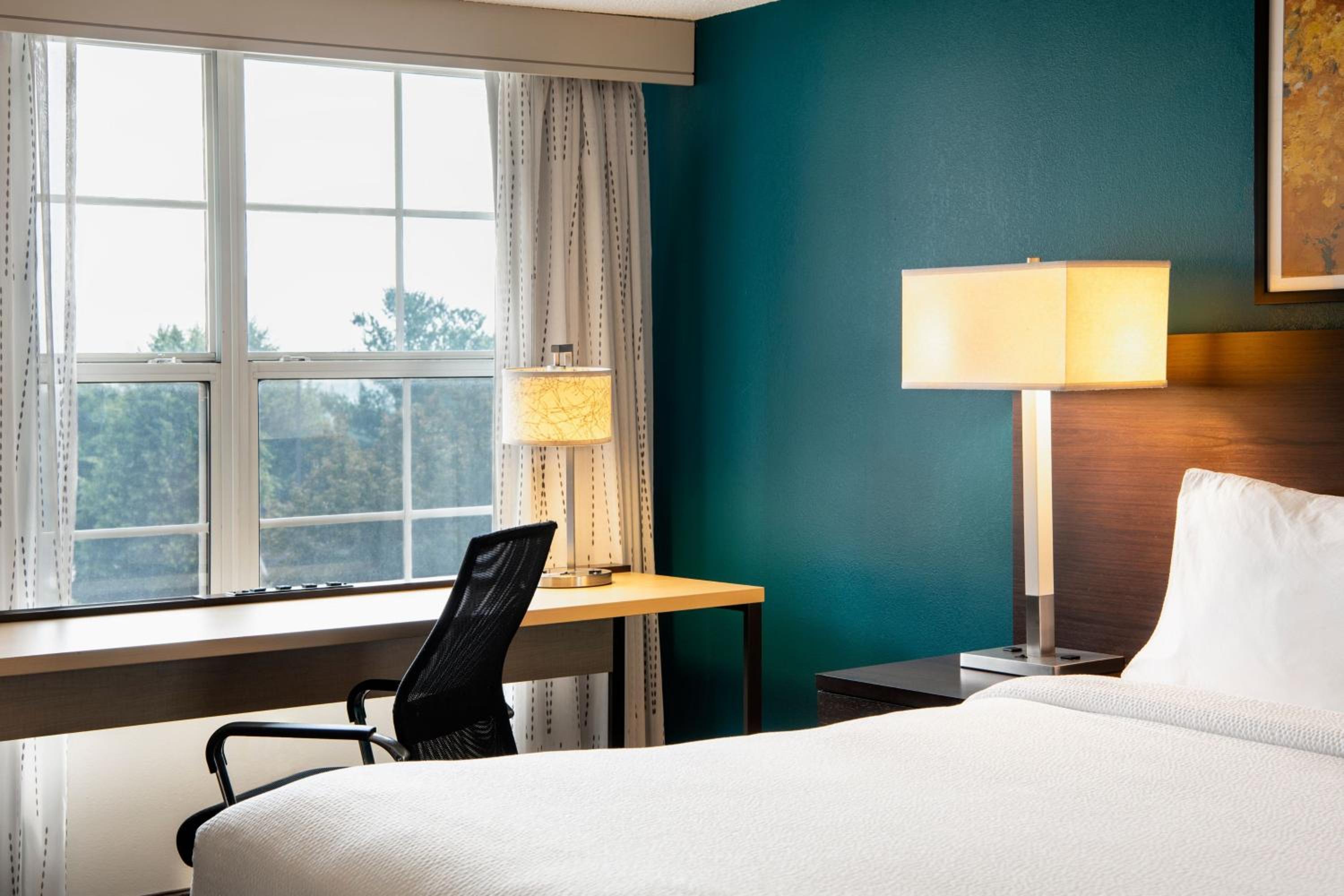 Two-Bedroom Suite - Photo 3