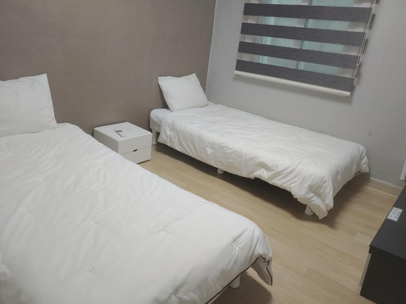 Twin Room - Photo 8