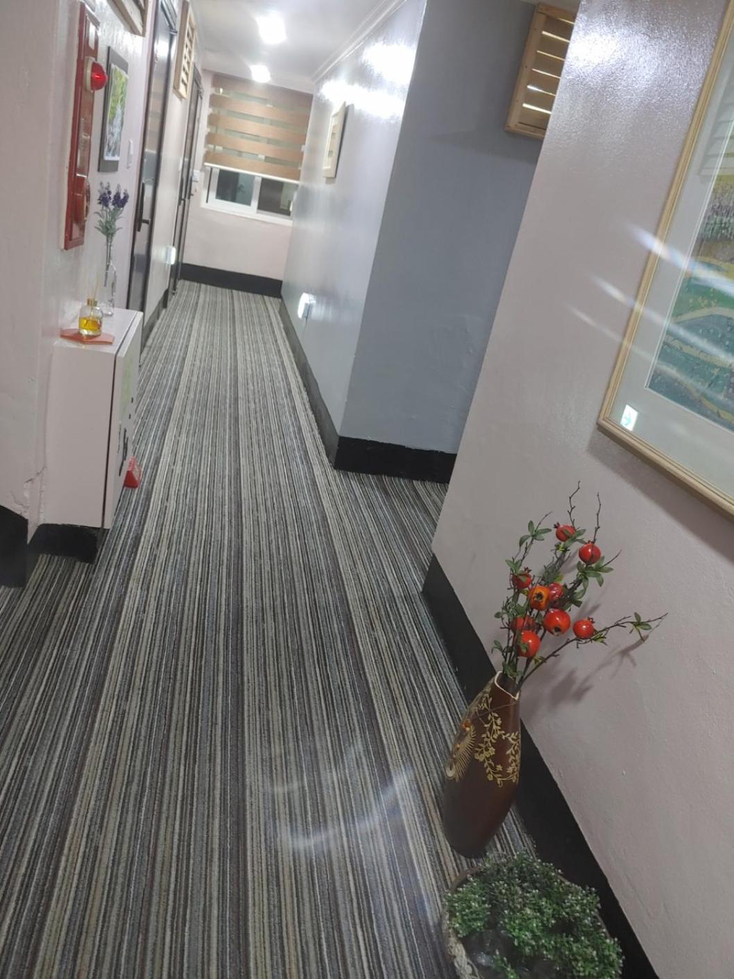 Twin Room - Photo 11