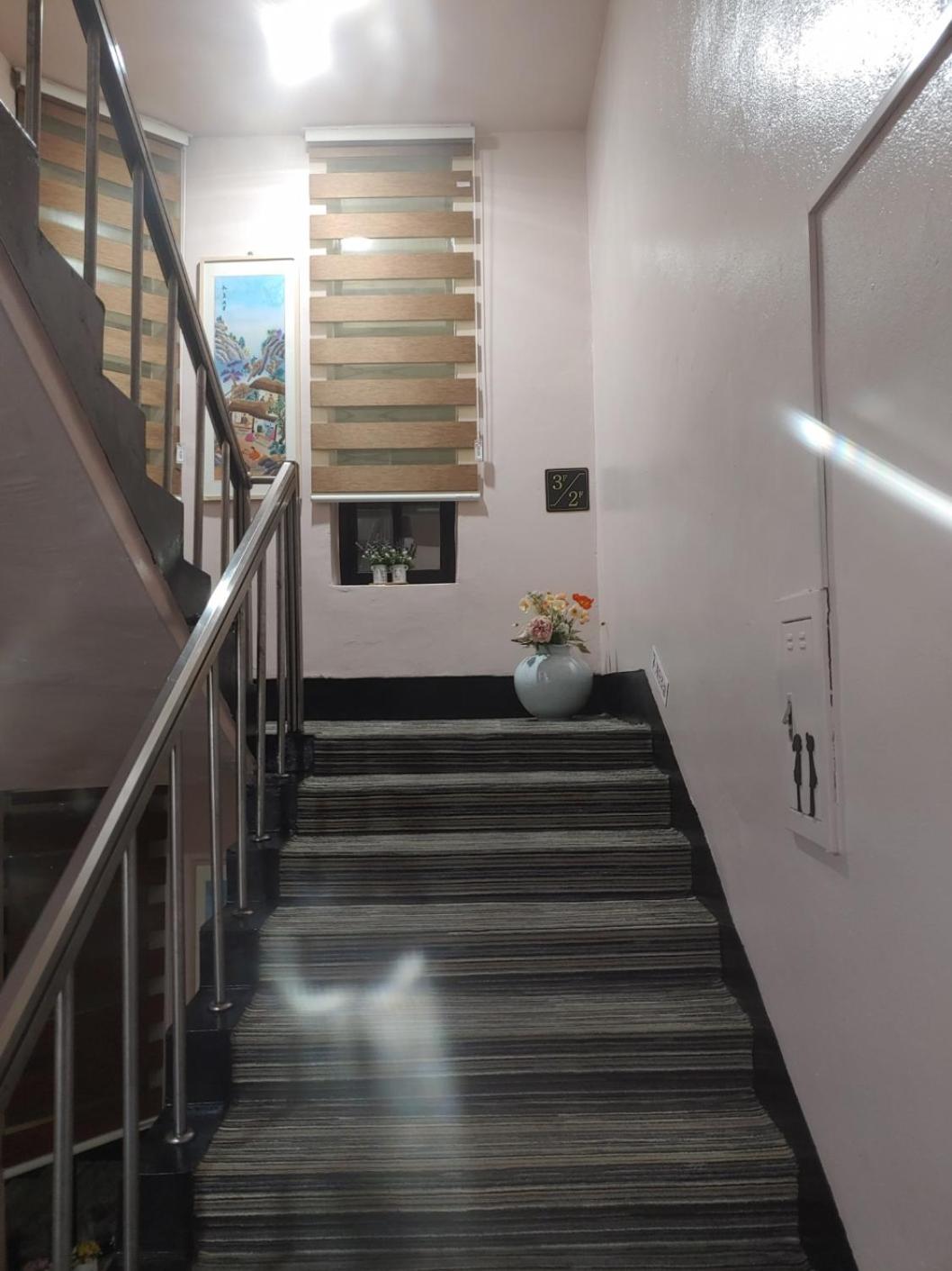 Twin Room - Photo 3