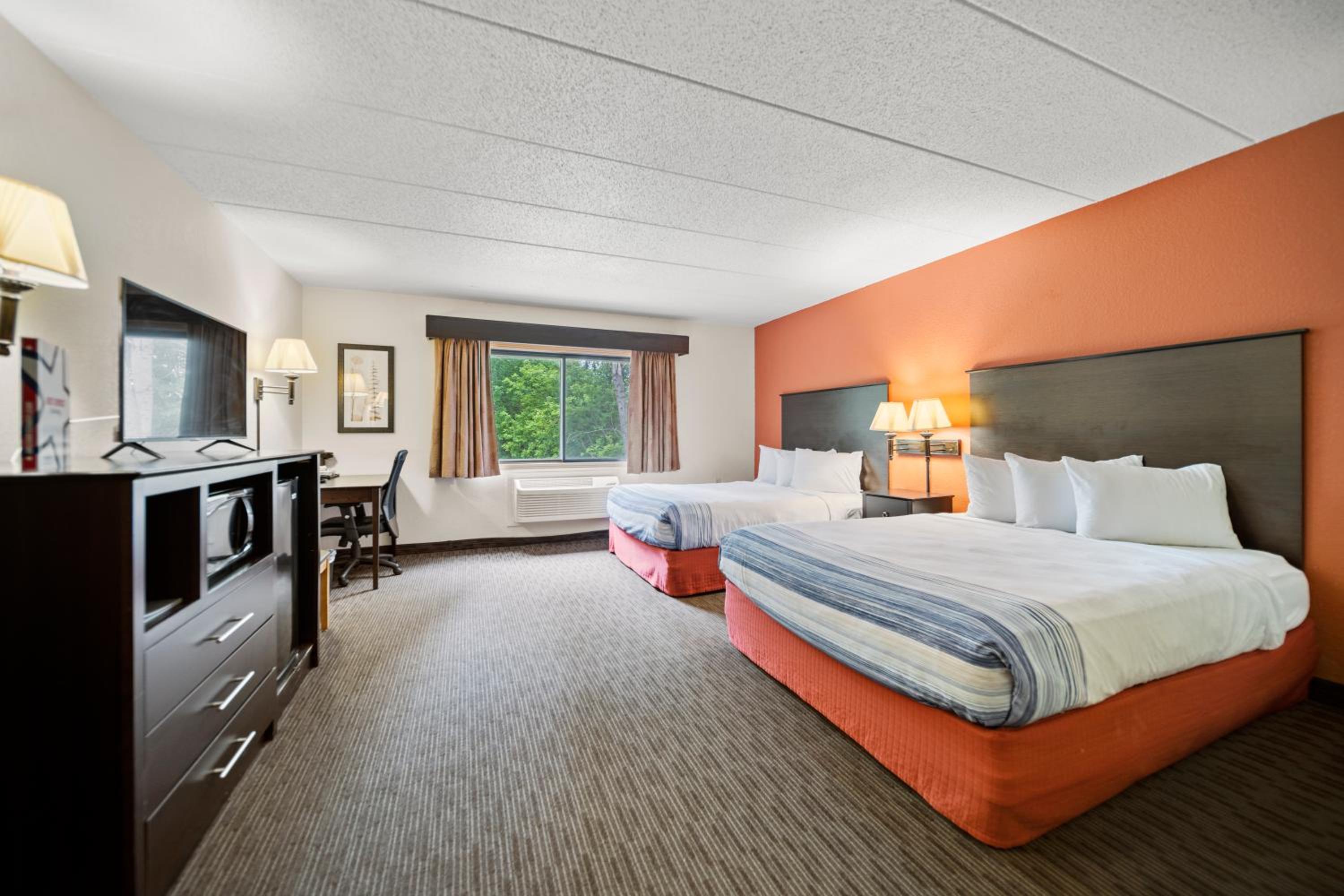 Deluxe Queen Room with Two Queen Beds - Non-Smoking photo 1