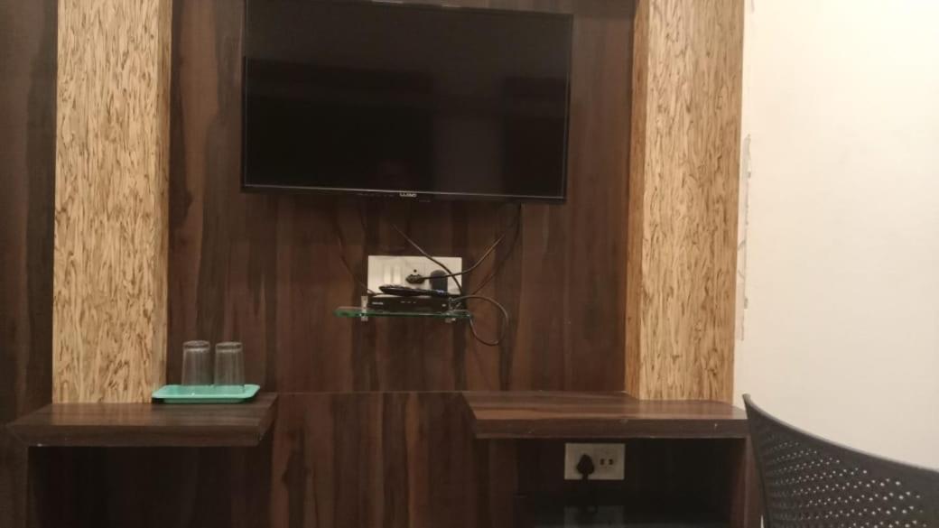 Standard Double Room With Fan photo 2