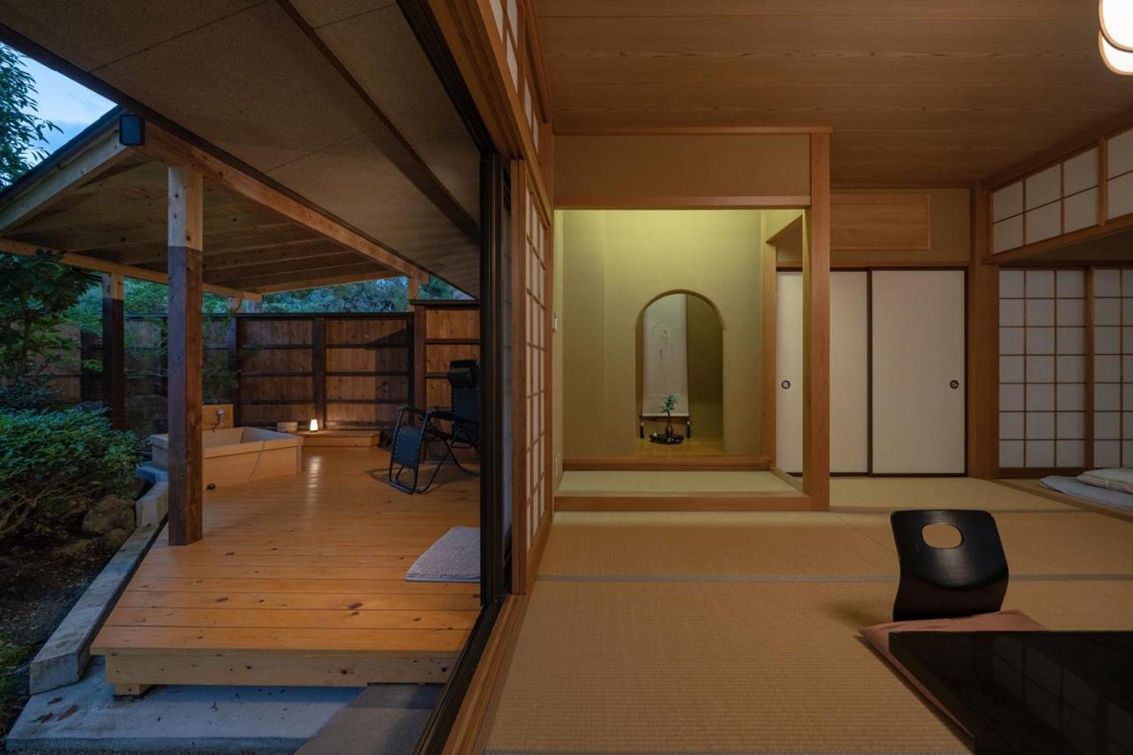 Family Room with Private Bathroom photo 2