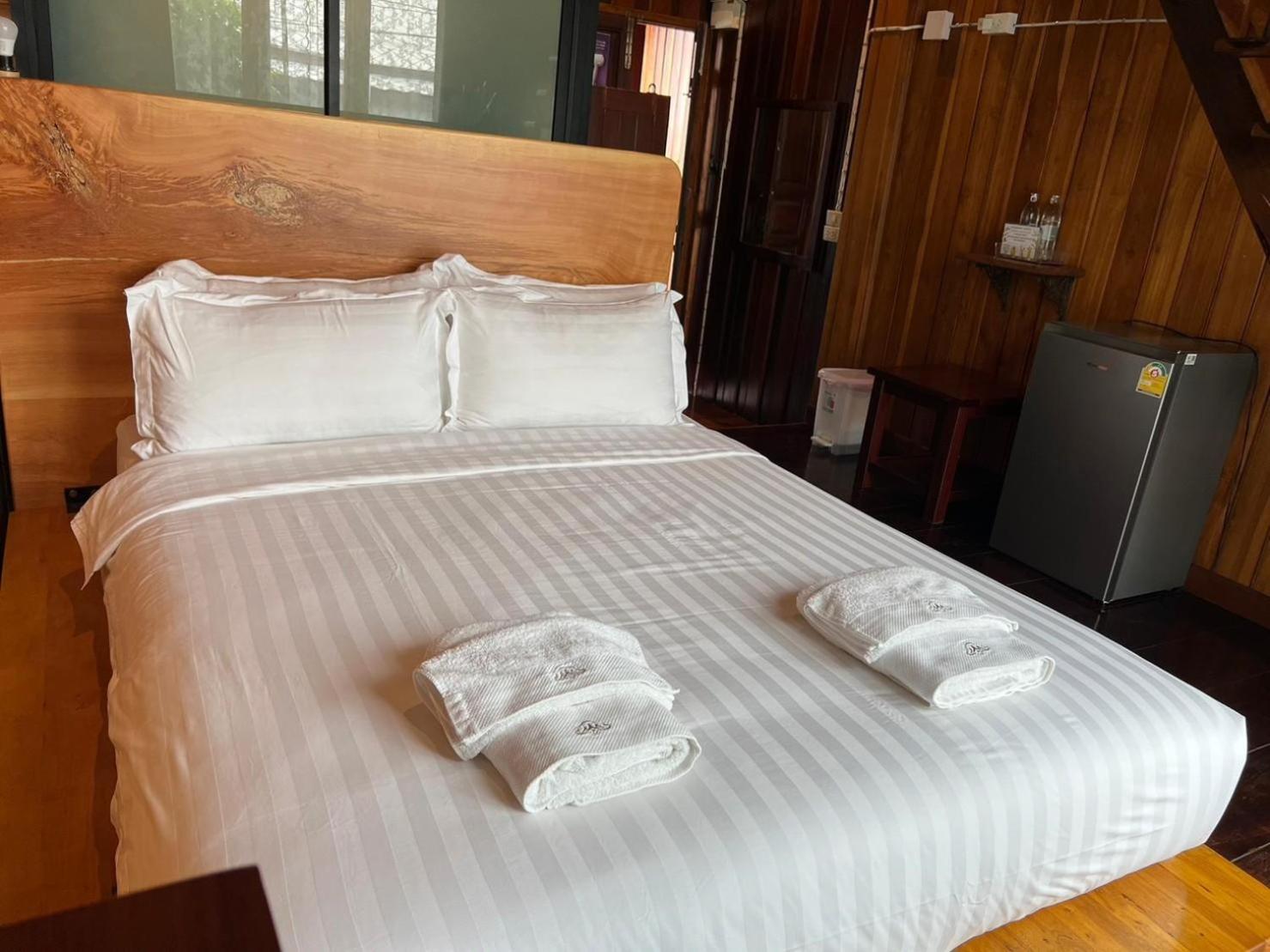 Deluxe Double Room with Shower - Photo 1