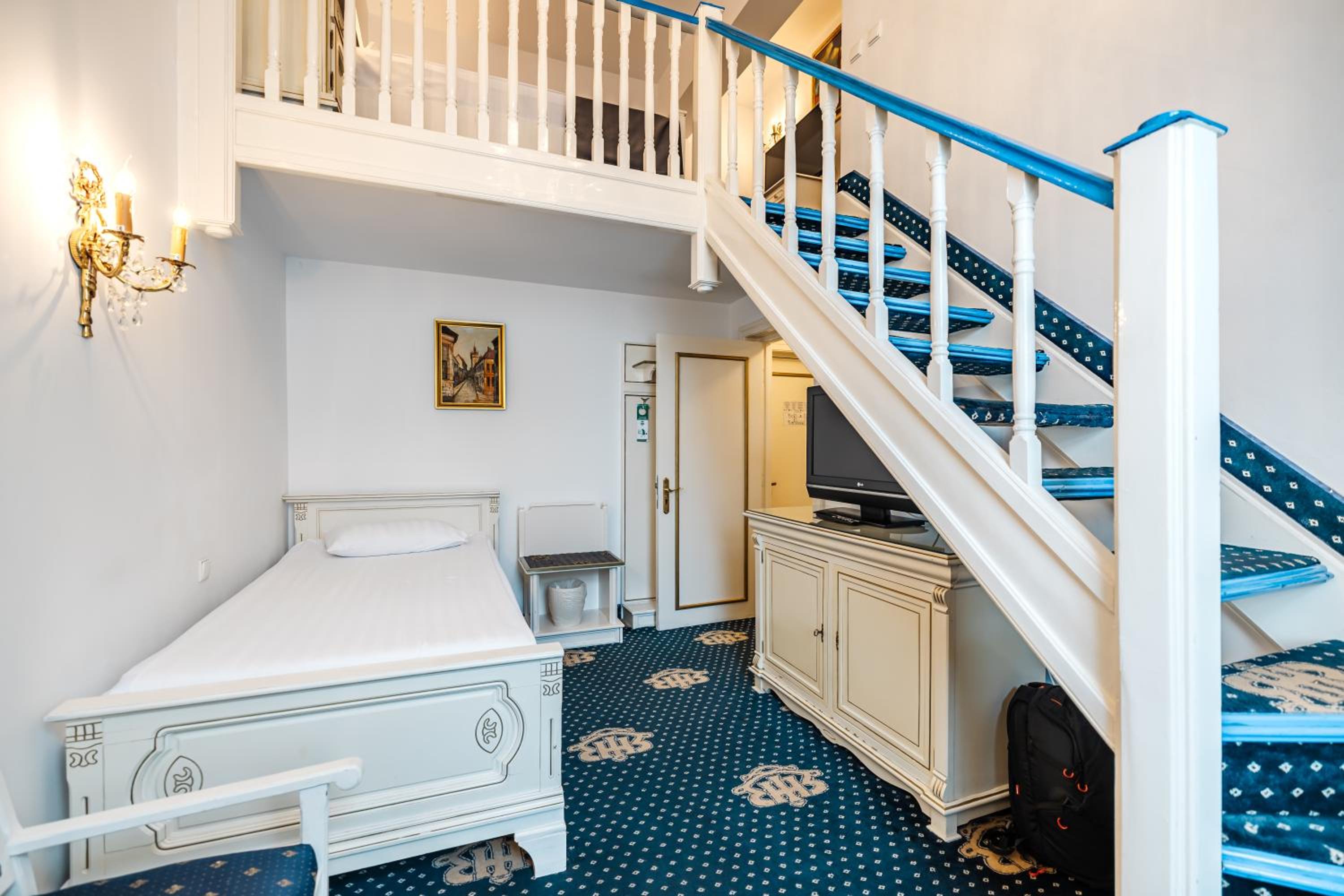 Twin Room - Photo 1