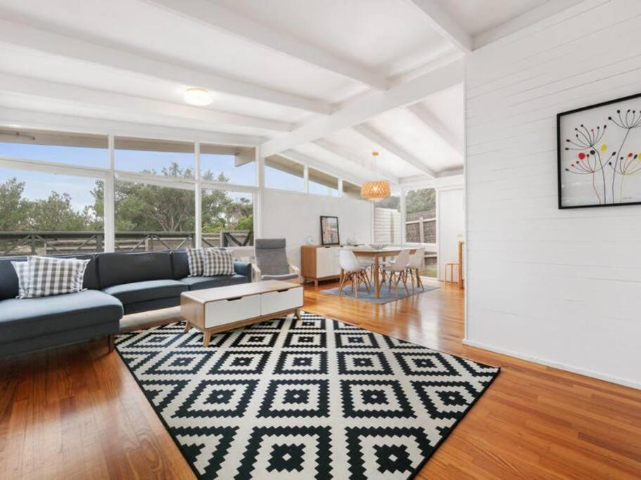 Three-Bedroom House photo 3