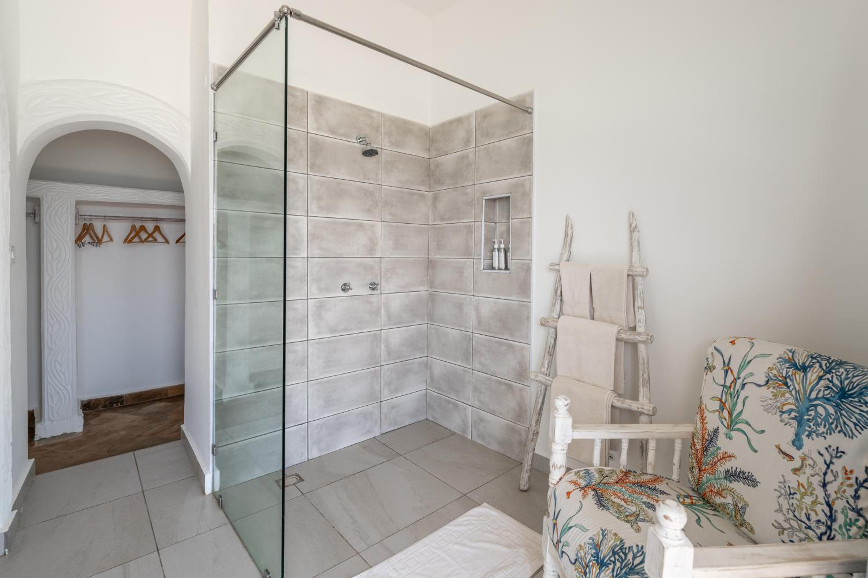 Overwater Suite - Photo 4