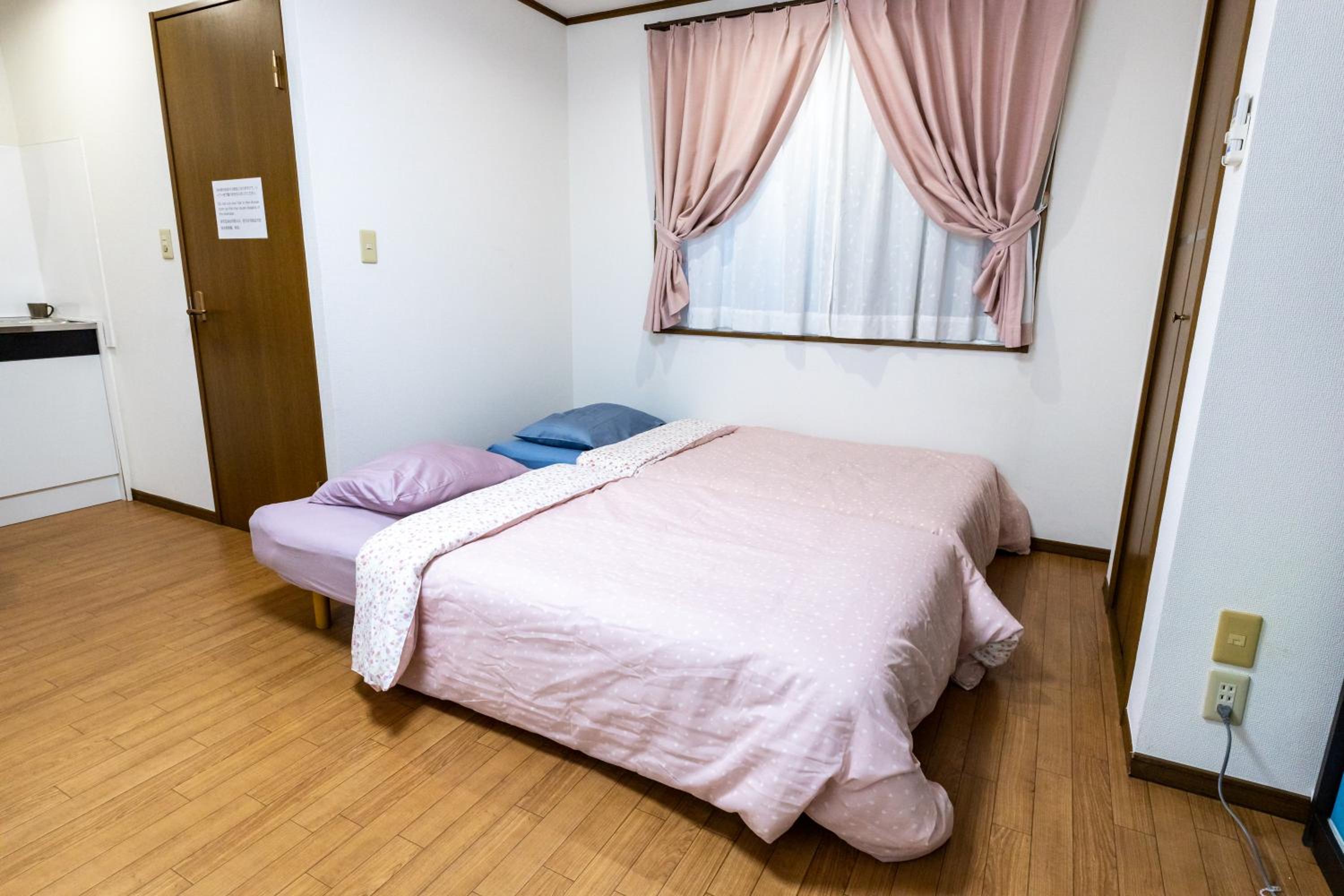 One-Bedroom Apartment photo 2
