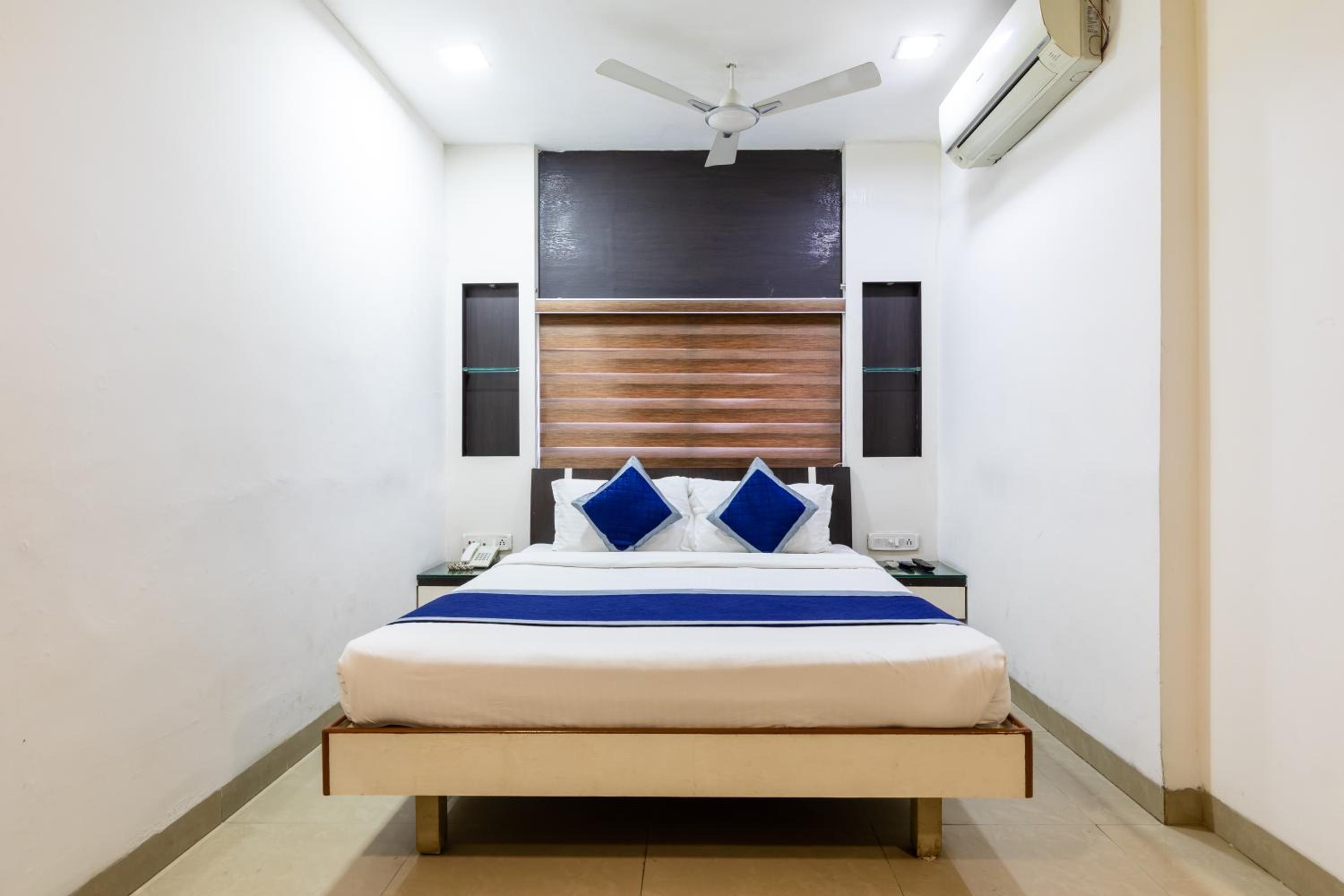 Deluxe Room - Photo 4