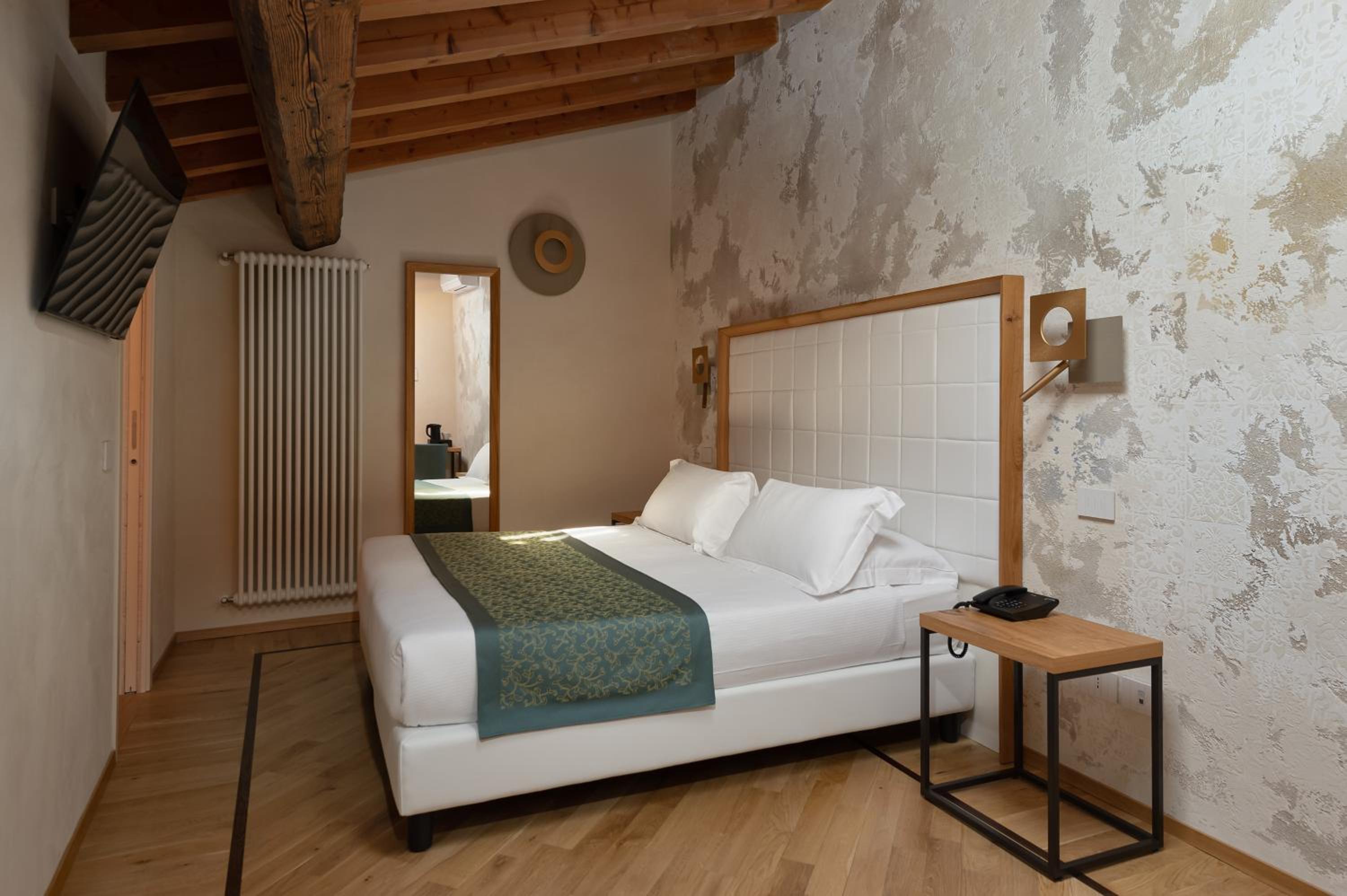 Superior Double or Twin Room photo 3