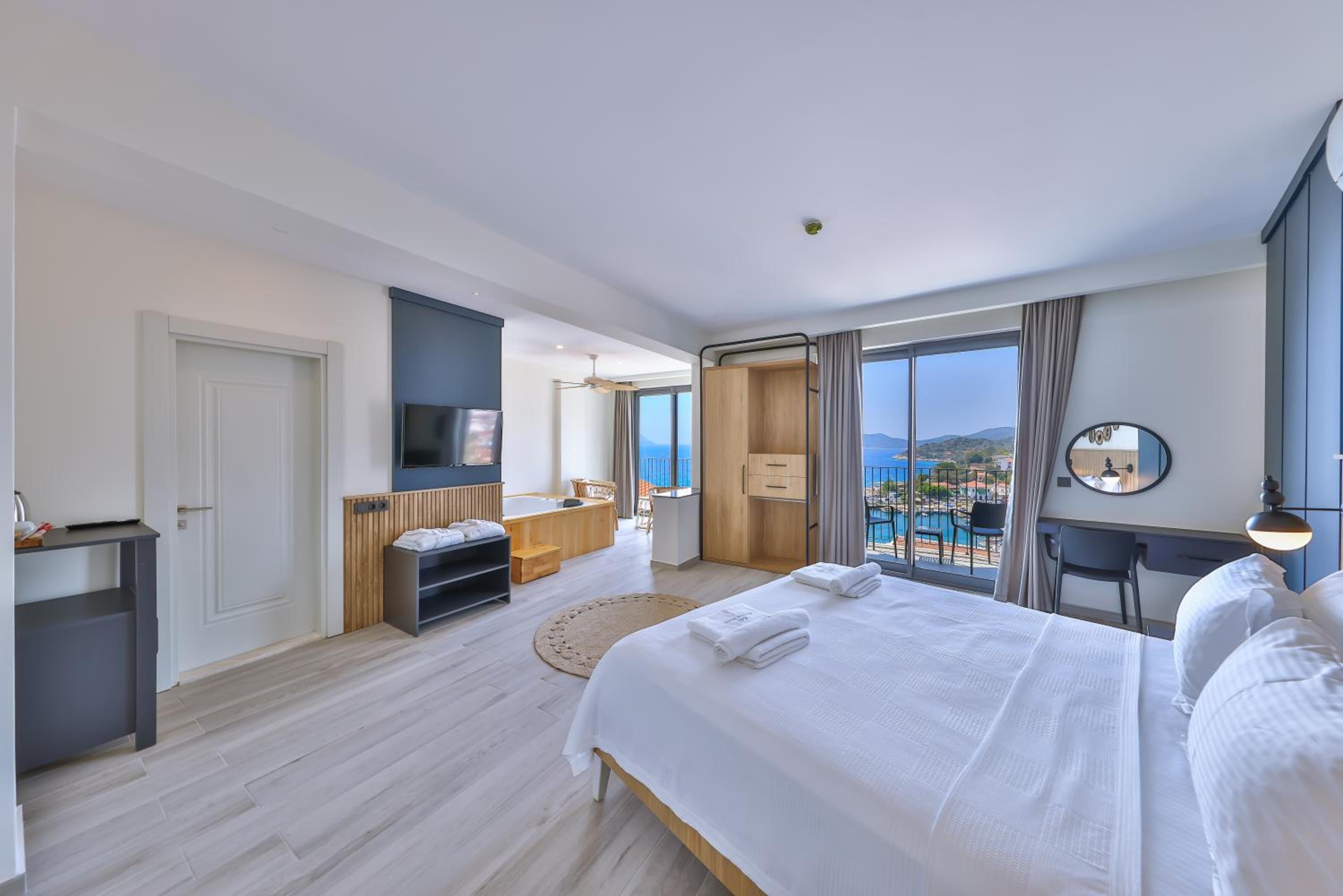 Deluxe Double Room with Sea View