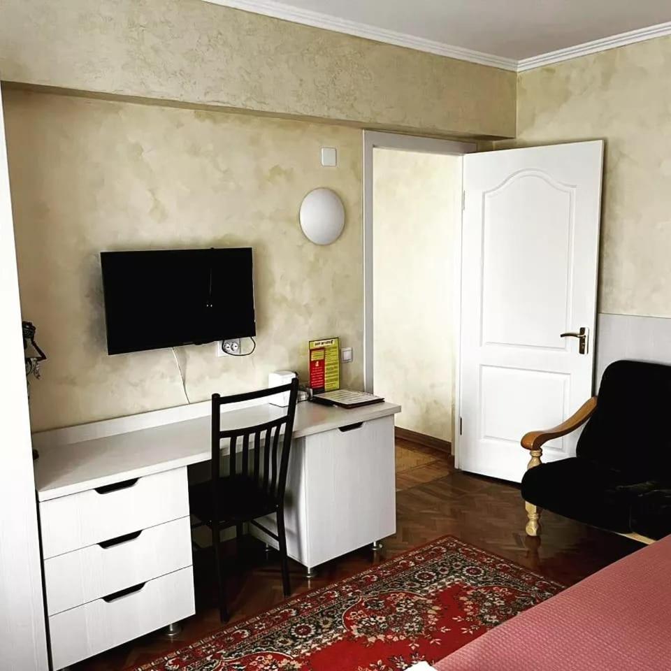 King Suite - Photo 3
