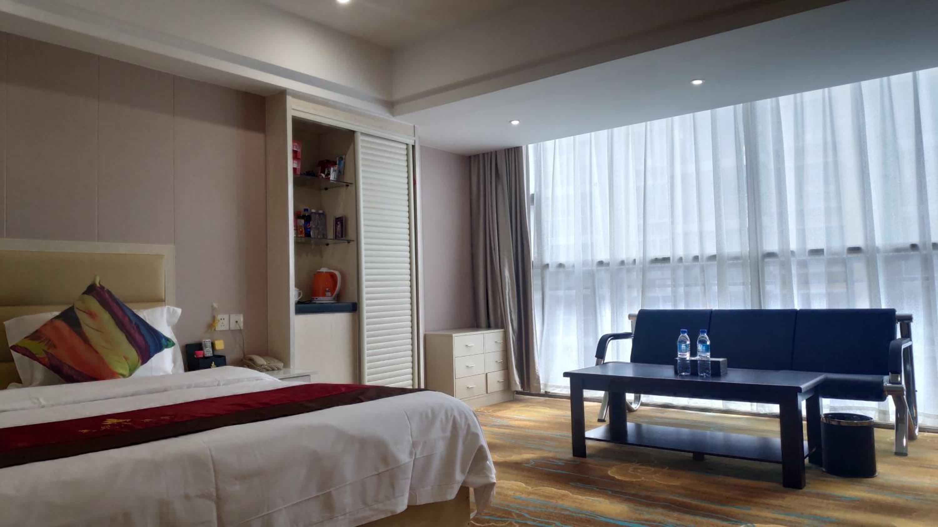 Deluxe King Room photo 3