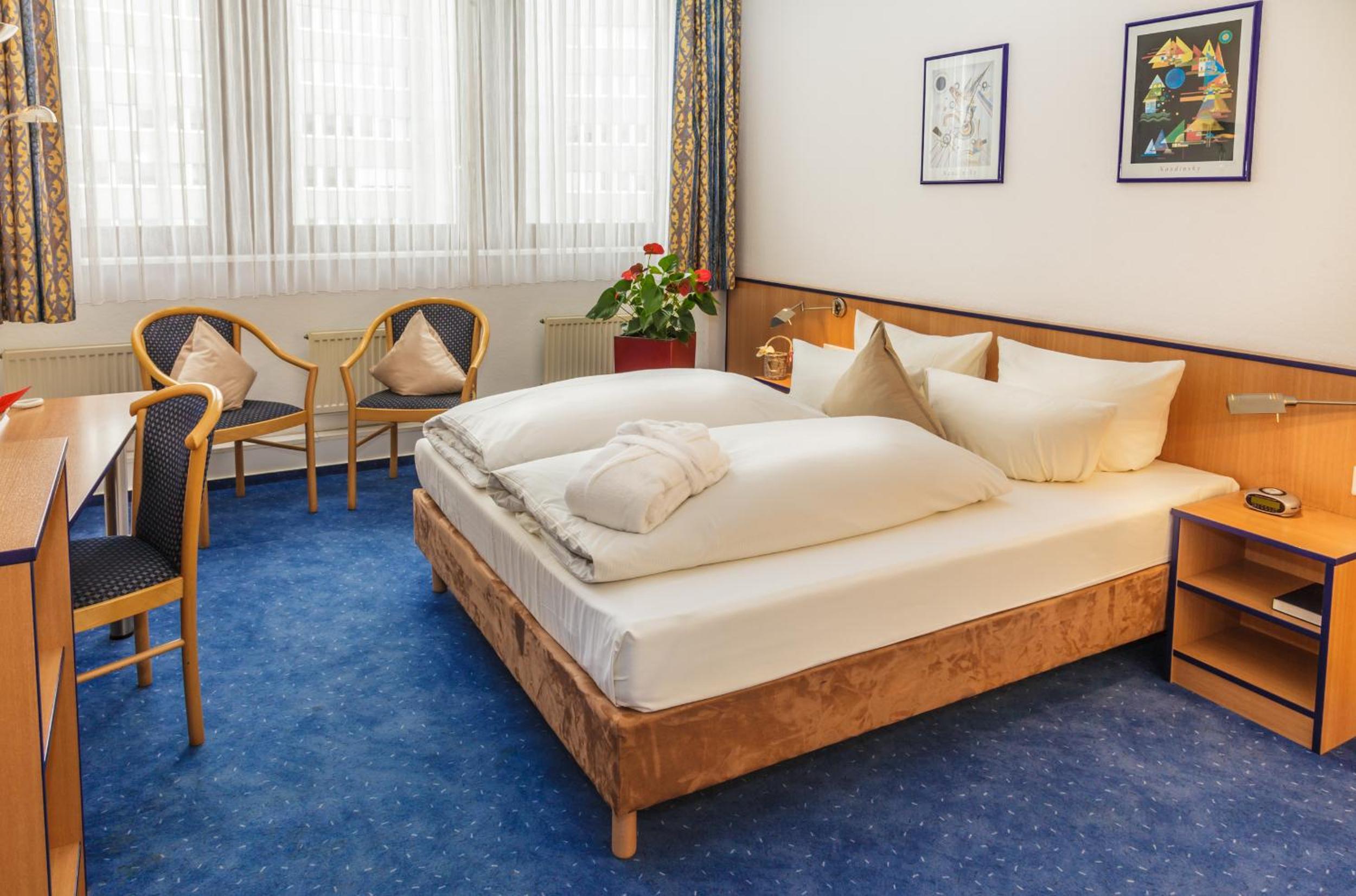 Deluxe Twin Room with Rain Shower