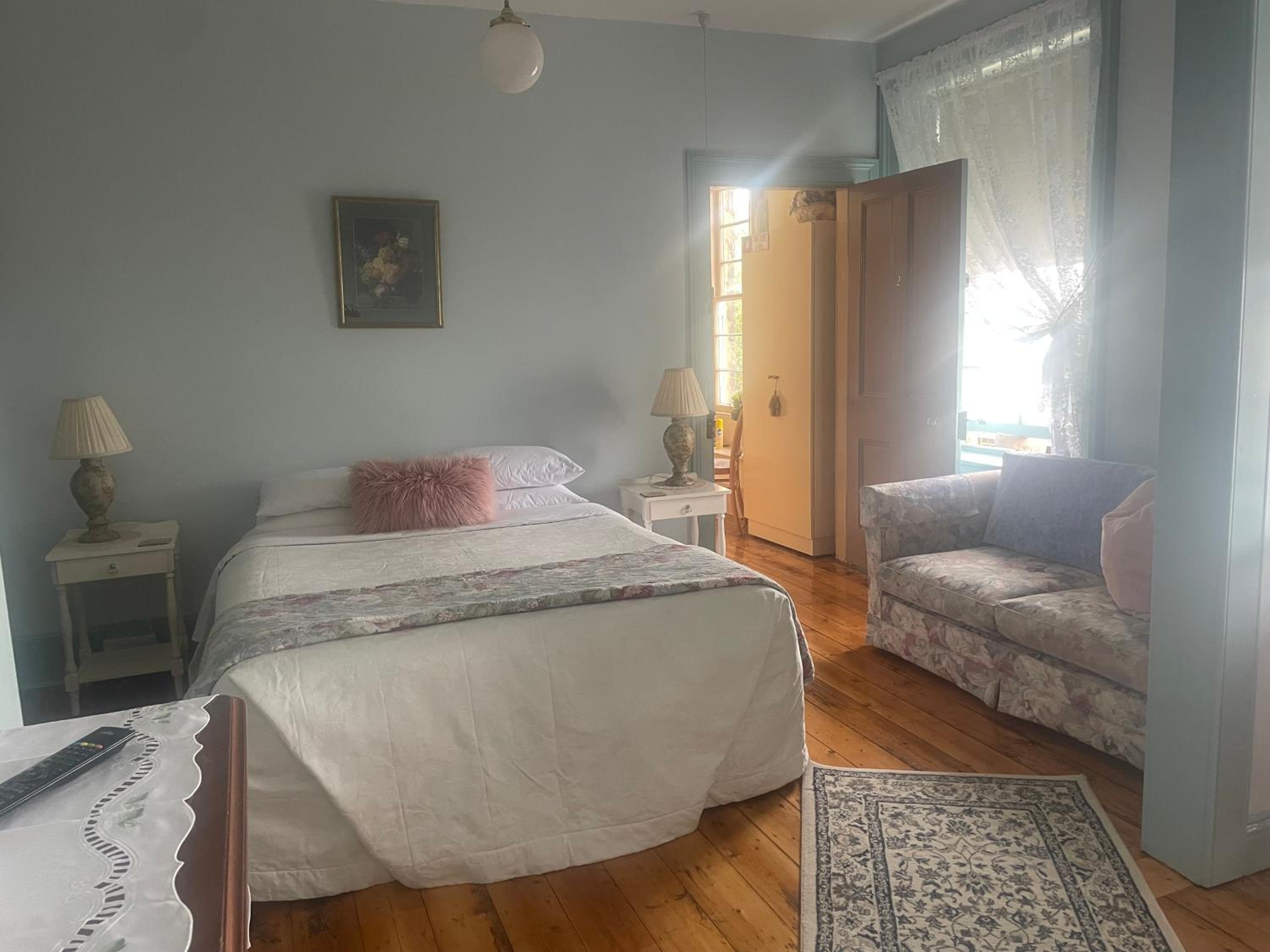 Deluxe Queen Room photo 2