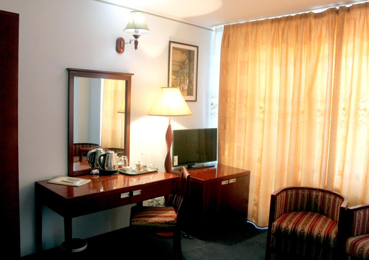 Deluxe Double Room with Bath photo 2