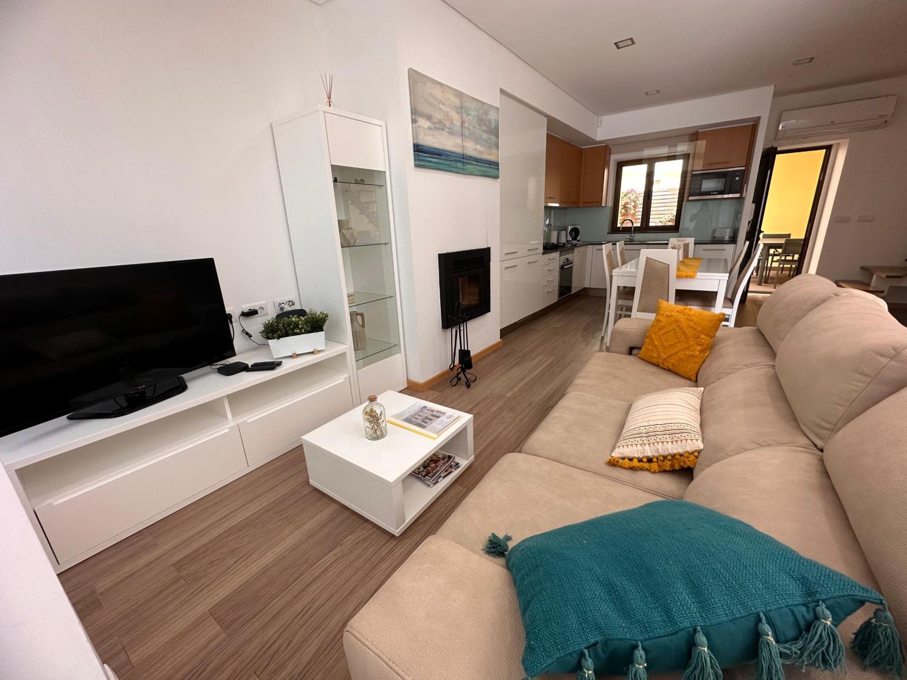 Three-Bedroom Apartment photo 1