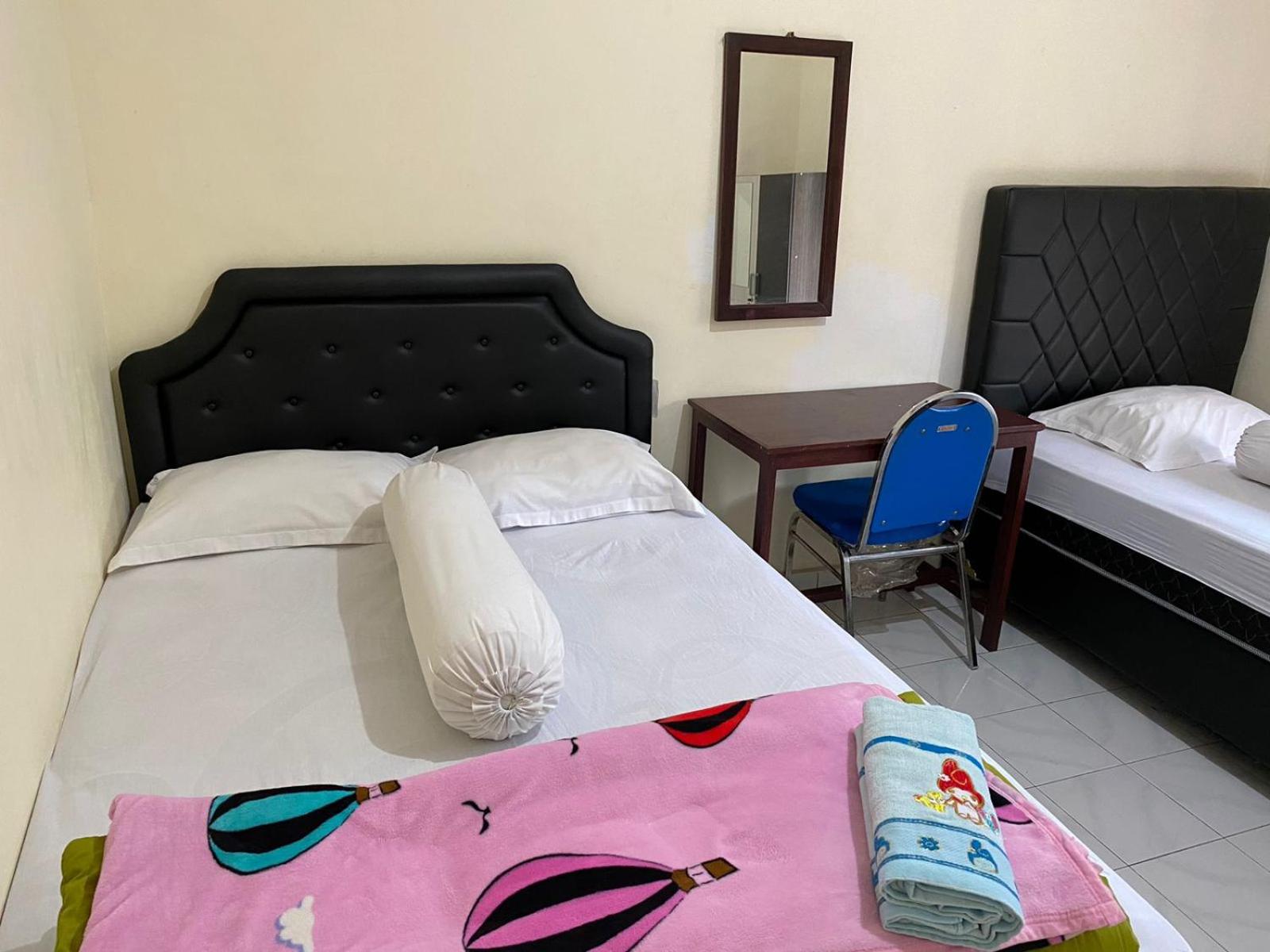 Double Room with Private Bathroom photo 2
