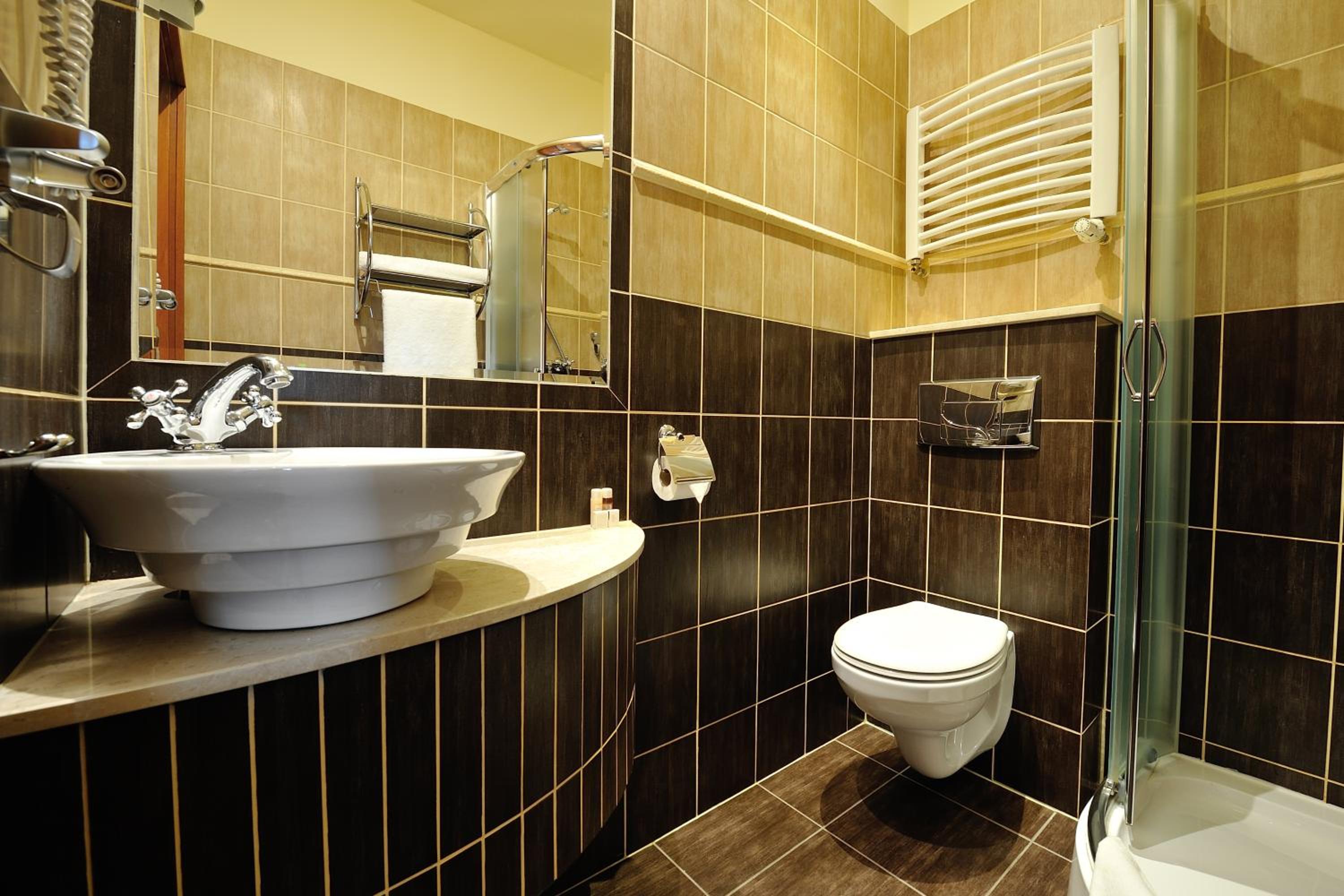 Standard Double Room - Photo 8