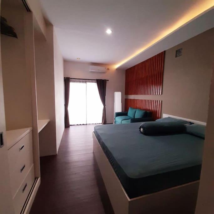 Three-Bedroom House photo 1