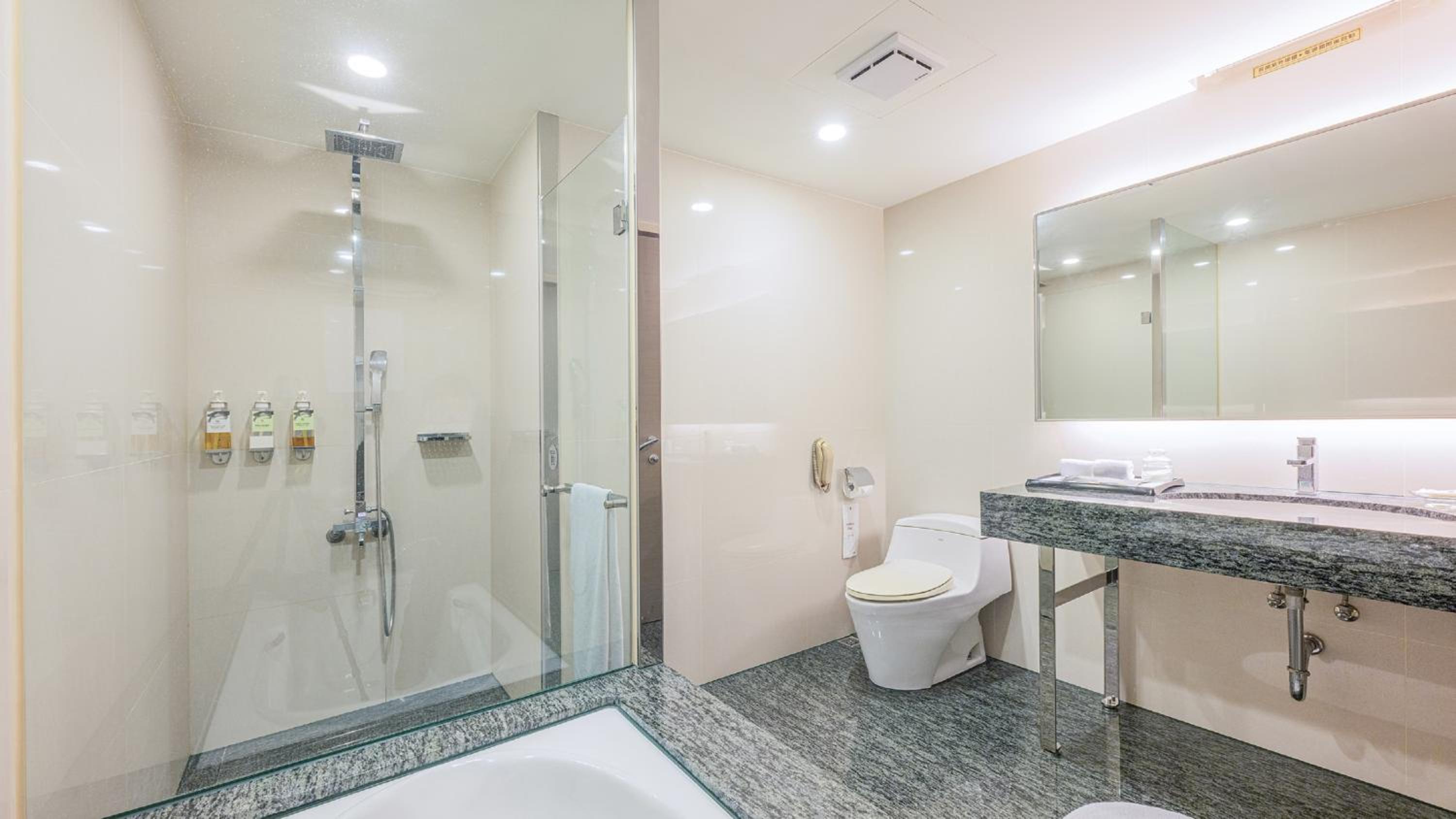 Deluxe Double Suite - Photo 5
