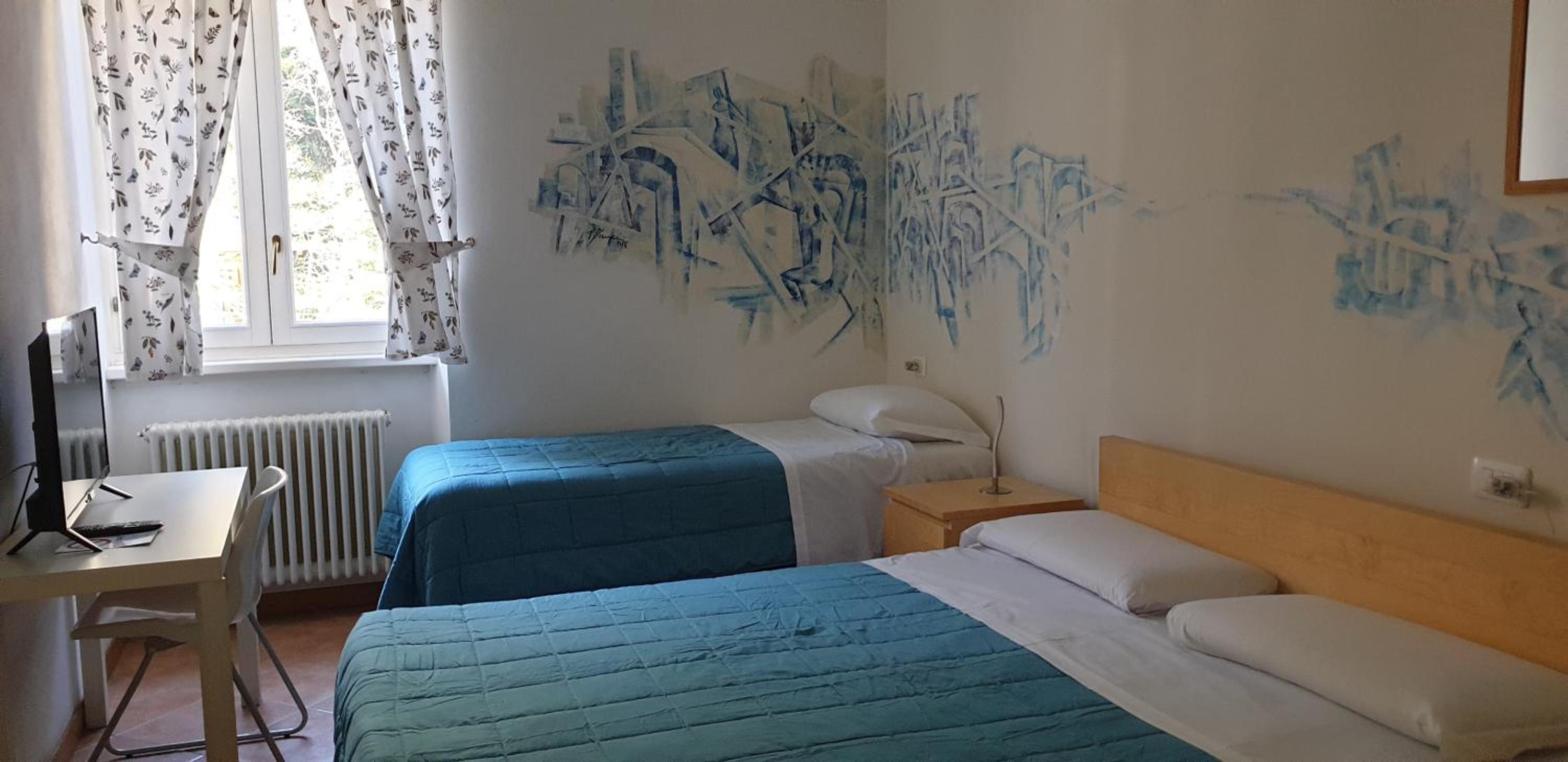 Deluxe Room (2 Adults + 1 Child) photo 2