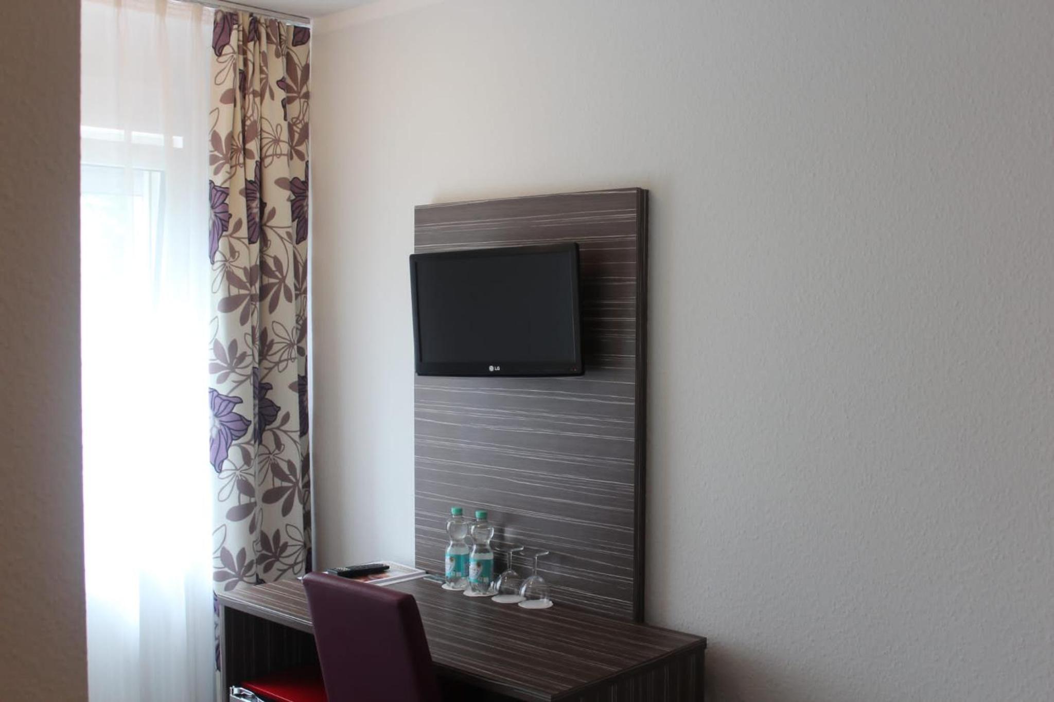 Economy Double Room photo 2