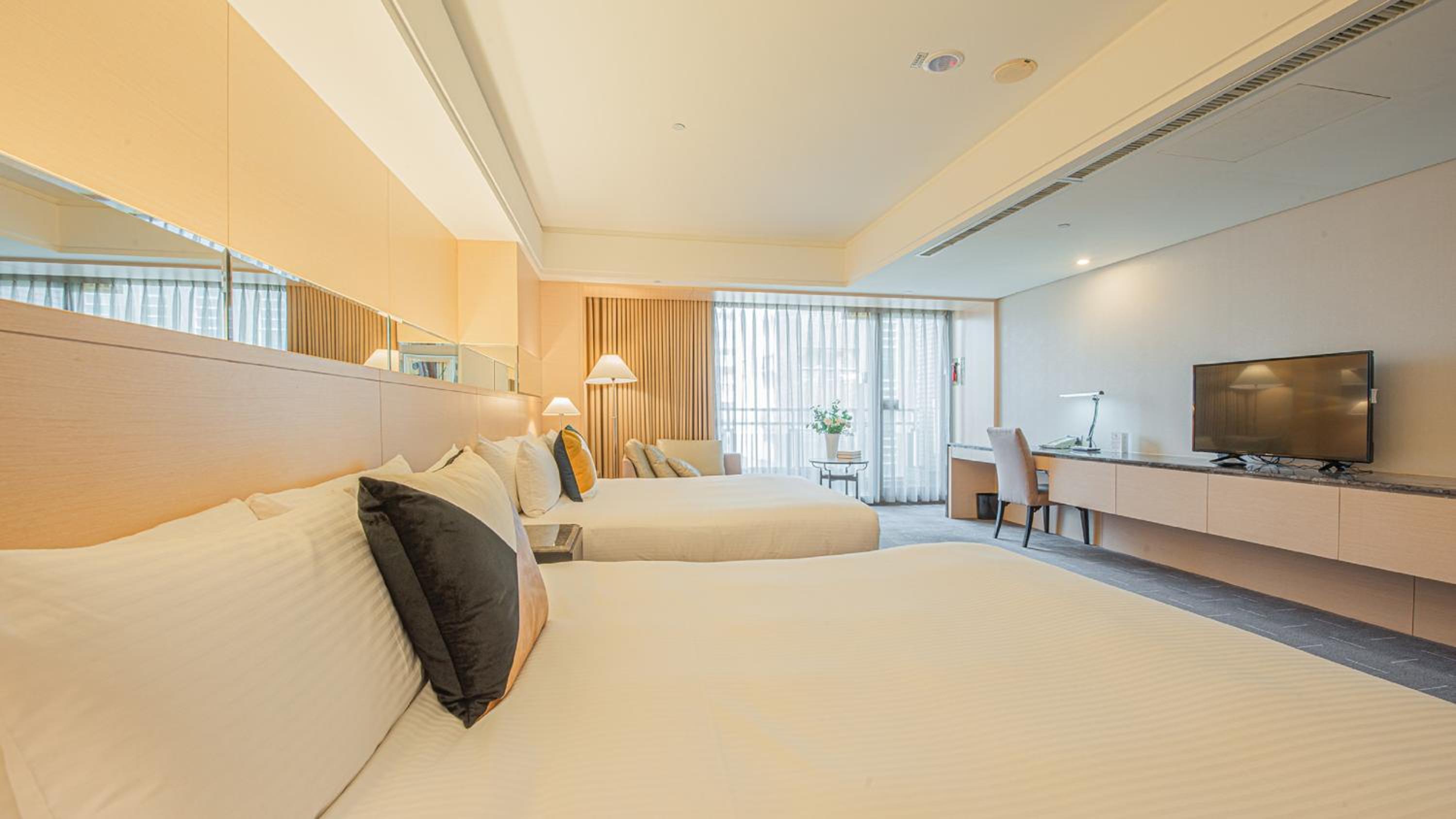 Deluxe Quadruple Suite - Photo 2